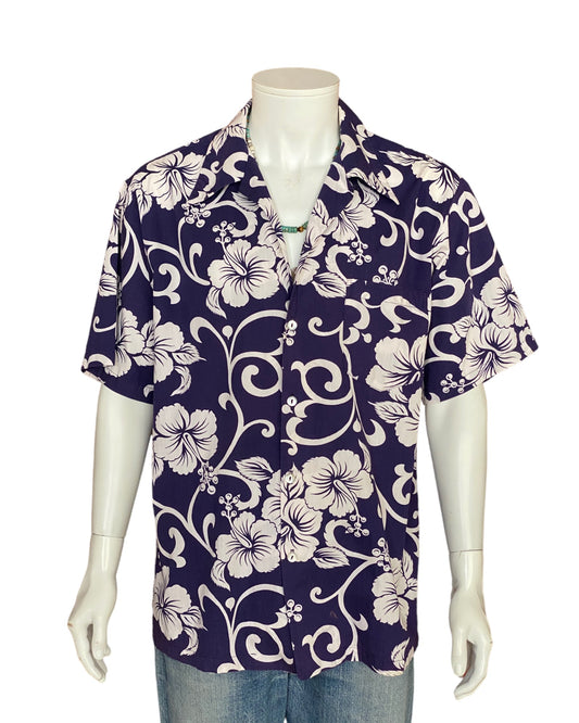 XL. Vintage 70s Hawaiian thin cotton shirt