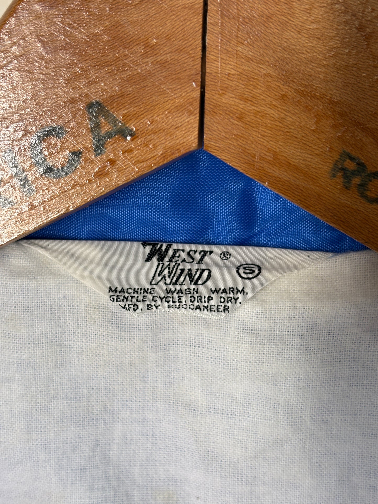 Size Small. Vintage Brotherhood of carpenters 70s Nylon Jacket Made In USA West Wind