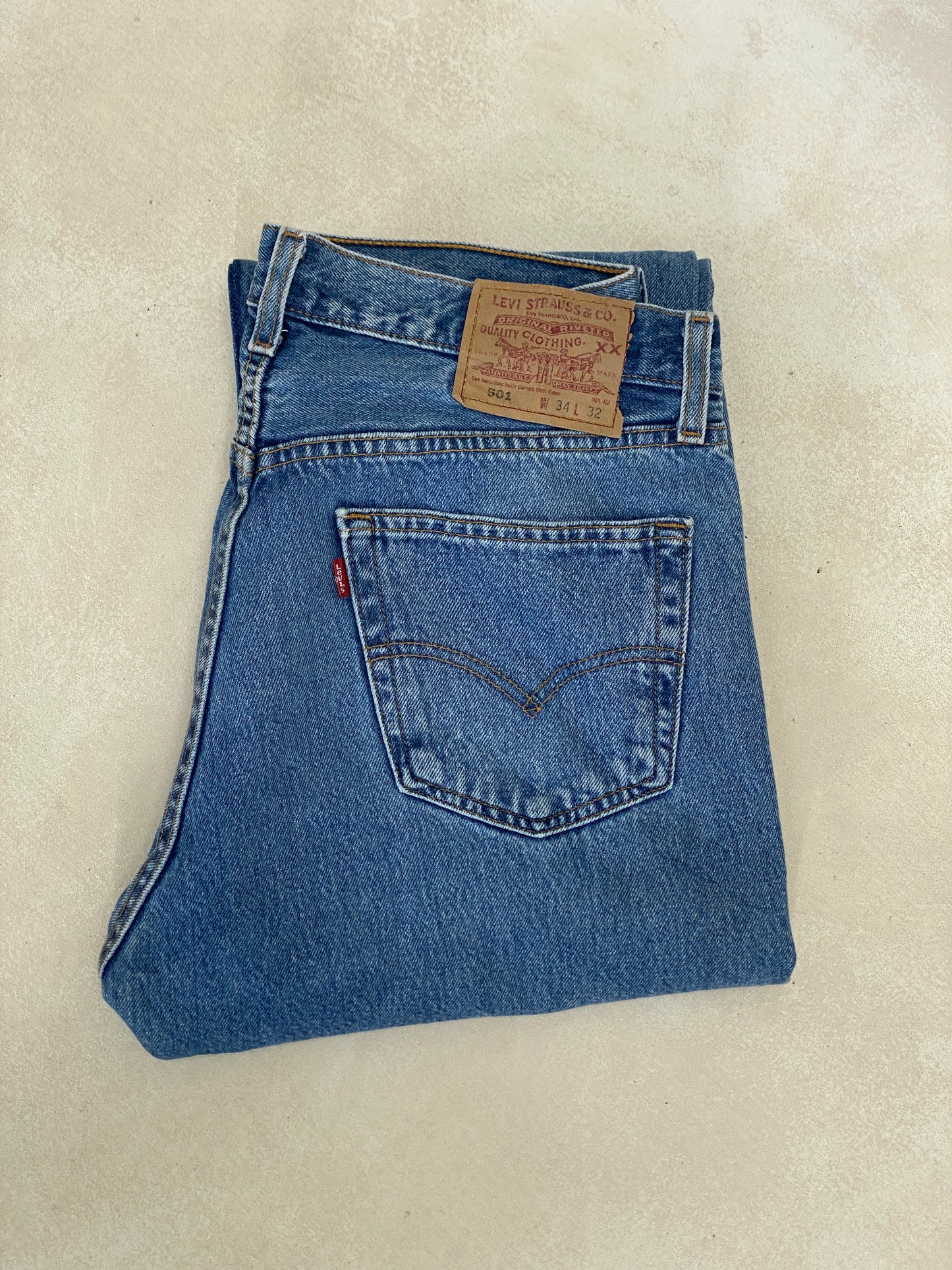 34X32 Vintage 2001 denim Levi’s 501 vintage Made in Columbia