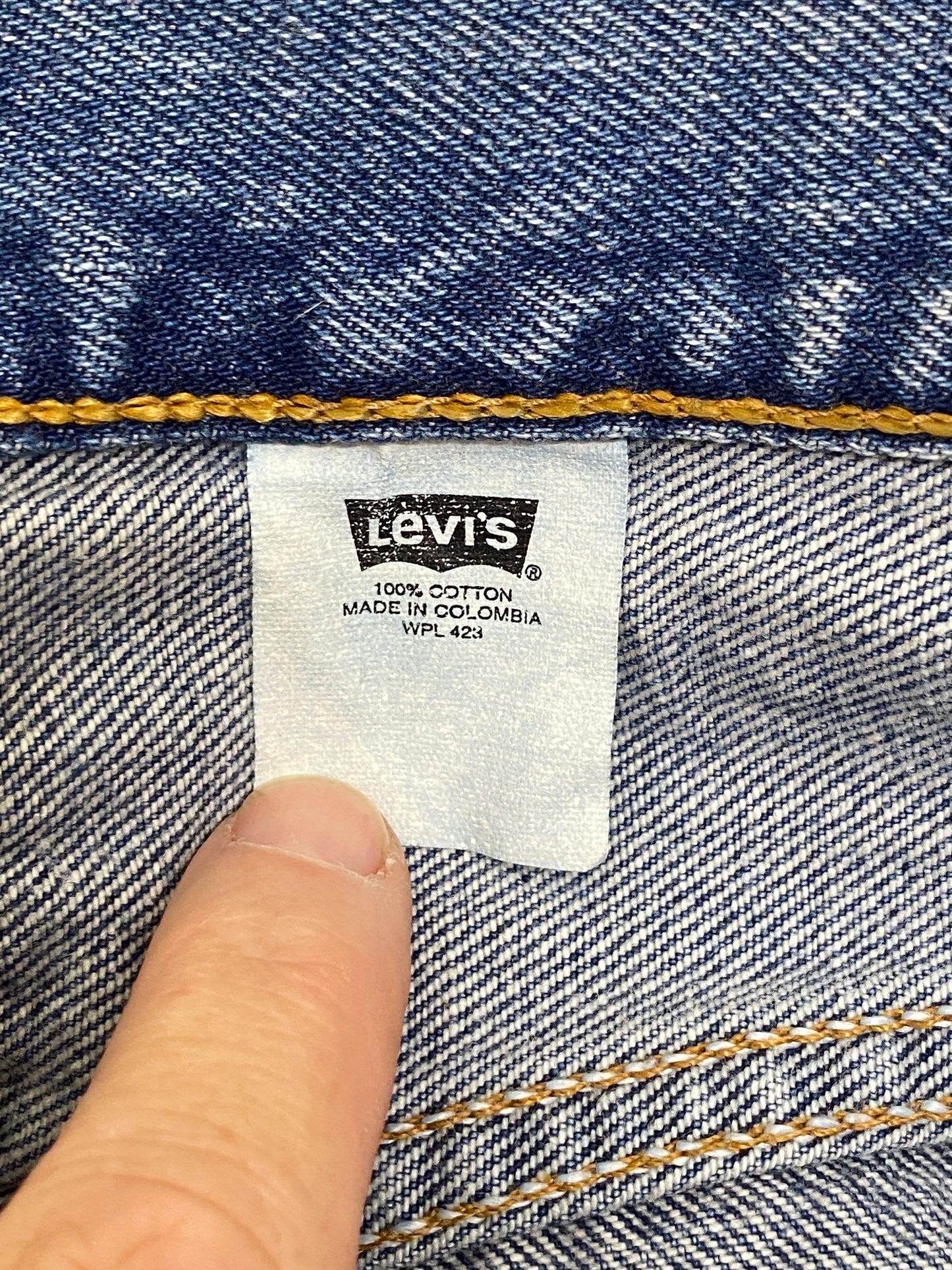 34X32 Vintage 2001 denim Levi’s 501 vintage Made in Columbia