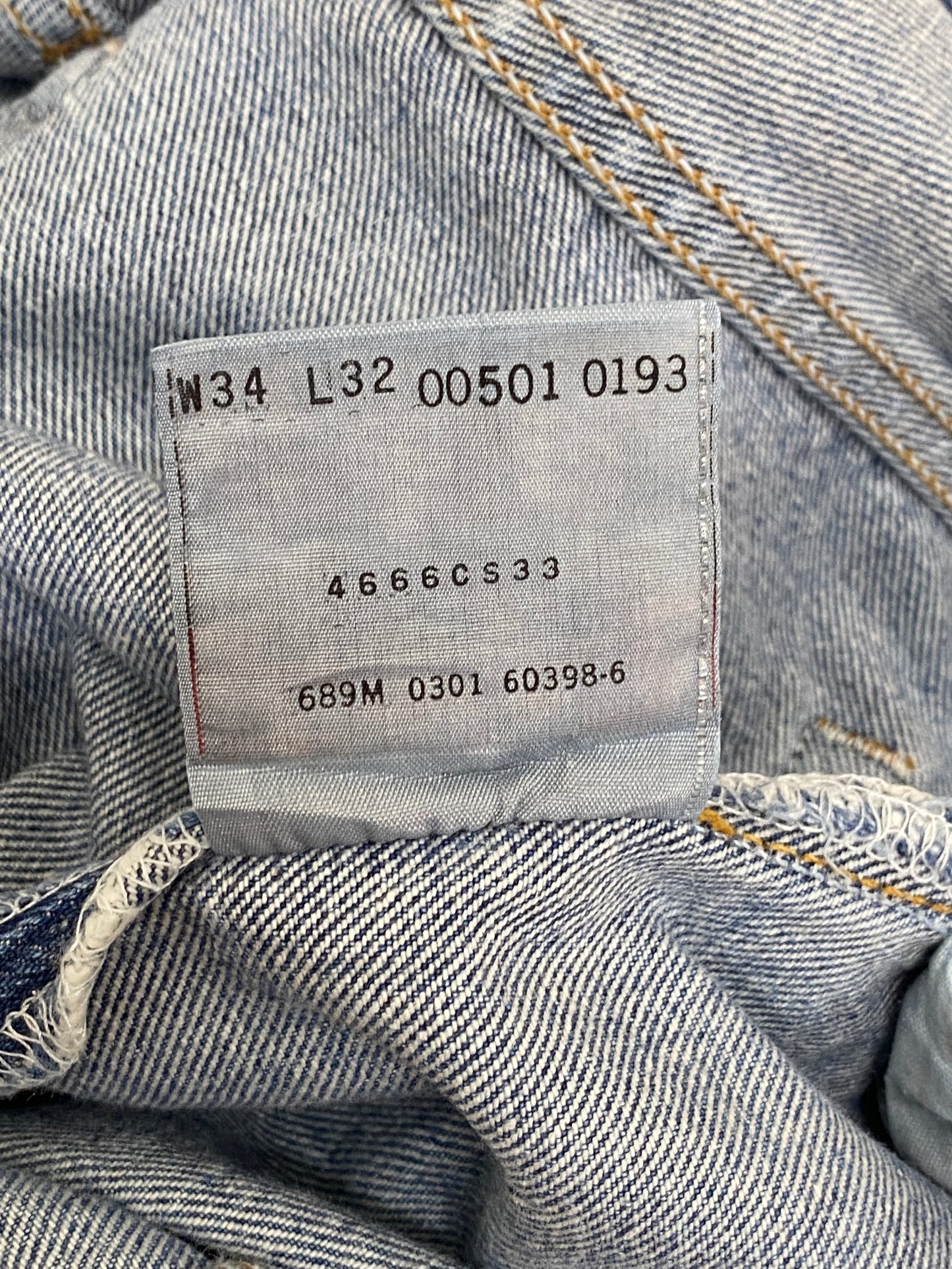 34X32 Vintage 2001 denim Levi’s 501 vintage Made in Columbia