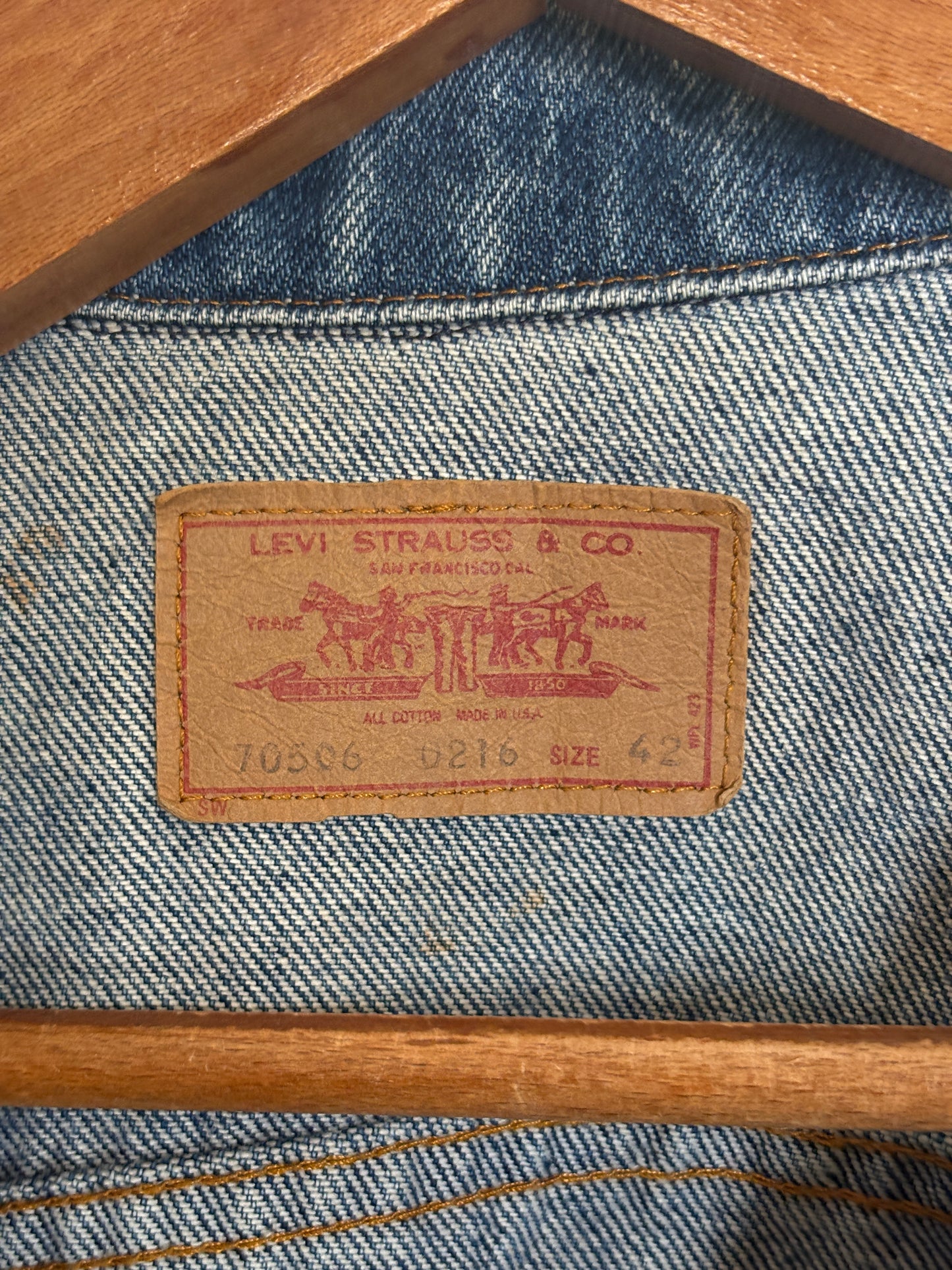 Size 42US / 52EU. Vintage 80s 70506 Levis 4 pockets jacket Made in USA