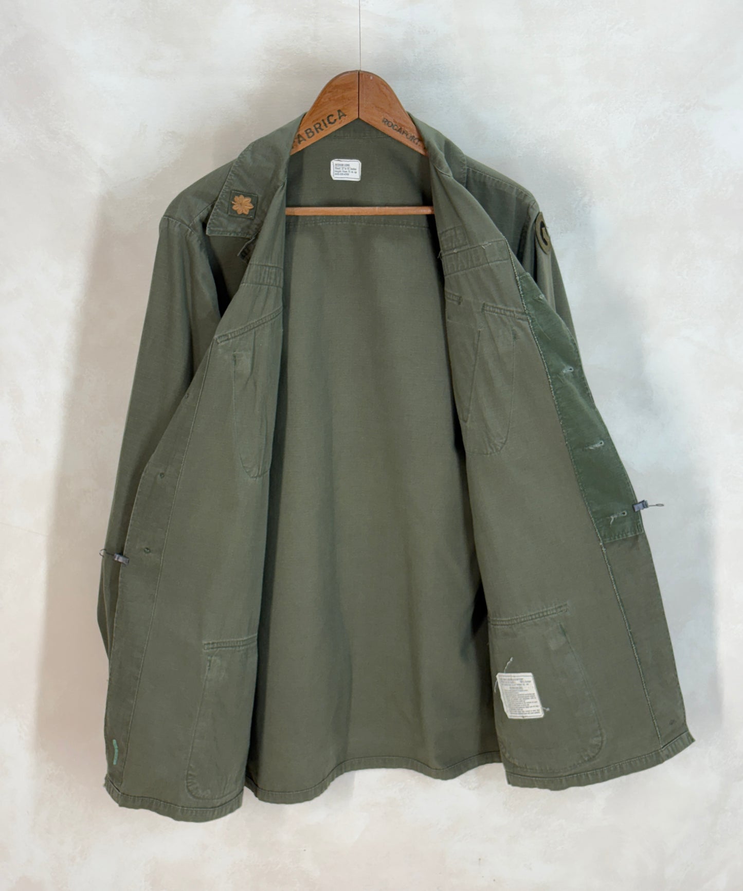 Med Long. Authentic 1969 US Army vintage Vietnam jungle jacket.