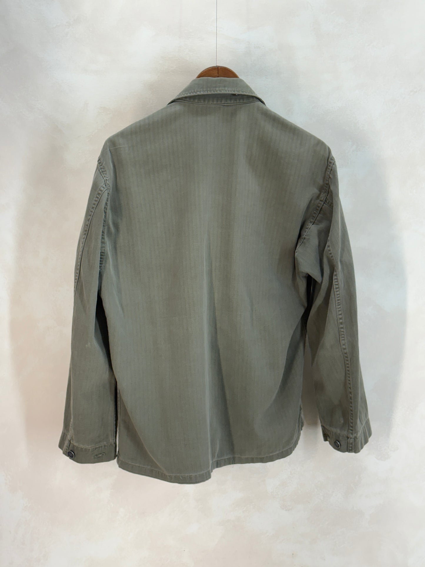 36 Reg. (Medium) Authentic 1950s US Army HBT Utility Shirt – Korean War Era – Type II – 13 Star Buttons