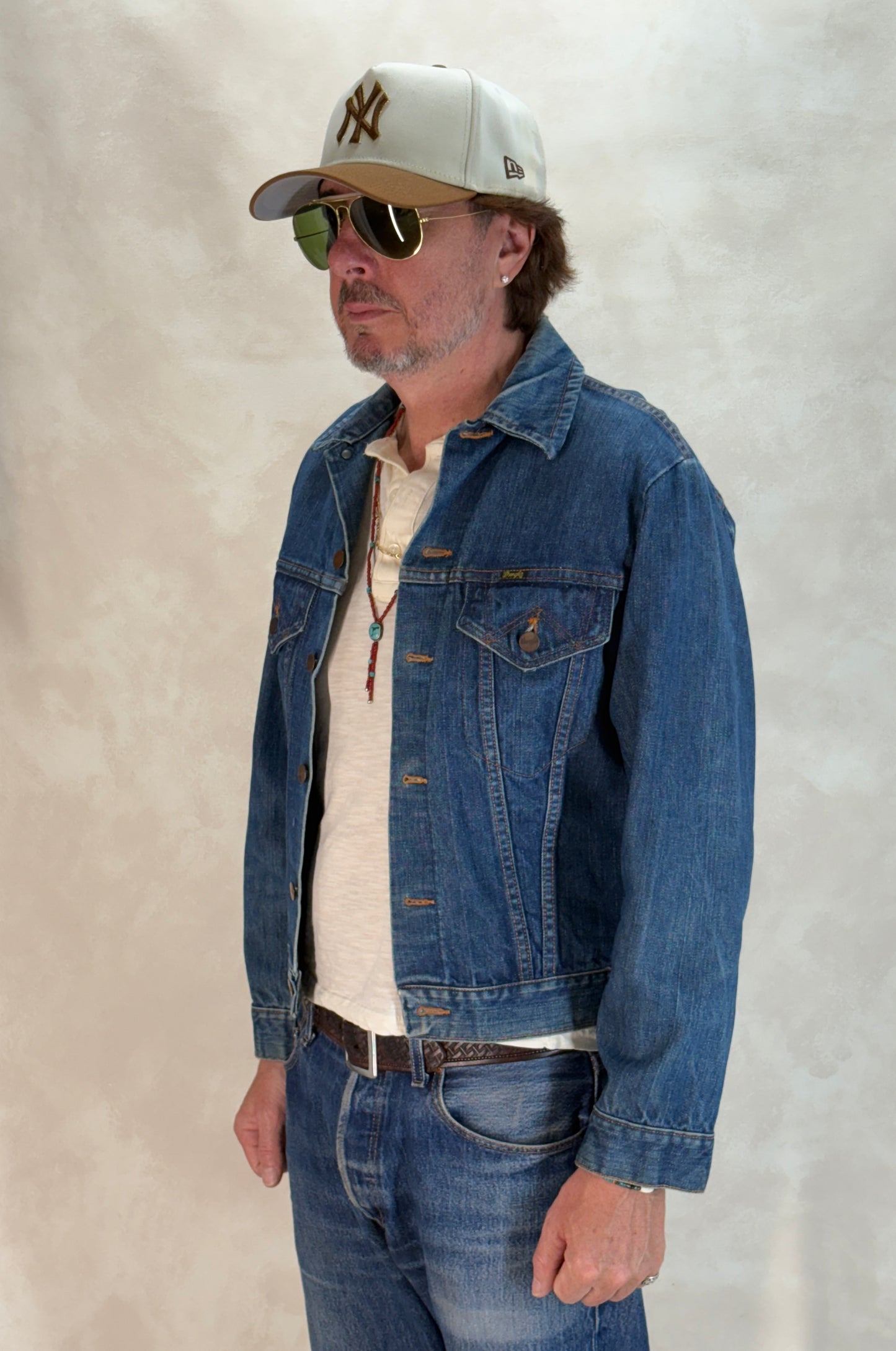 Size 38US / 48EU. Original 70s Wrangler denim jacket with painted back – Made in the USA