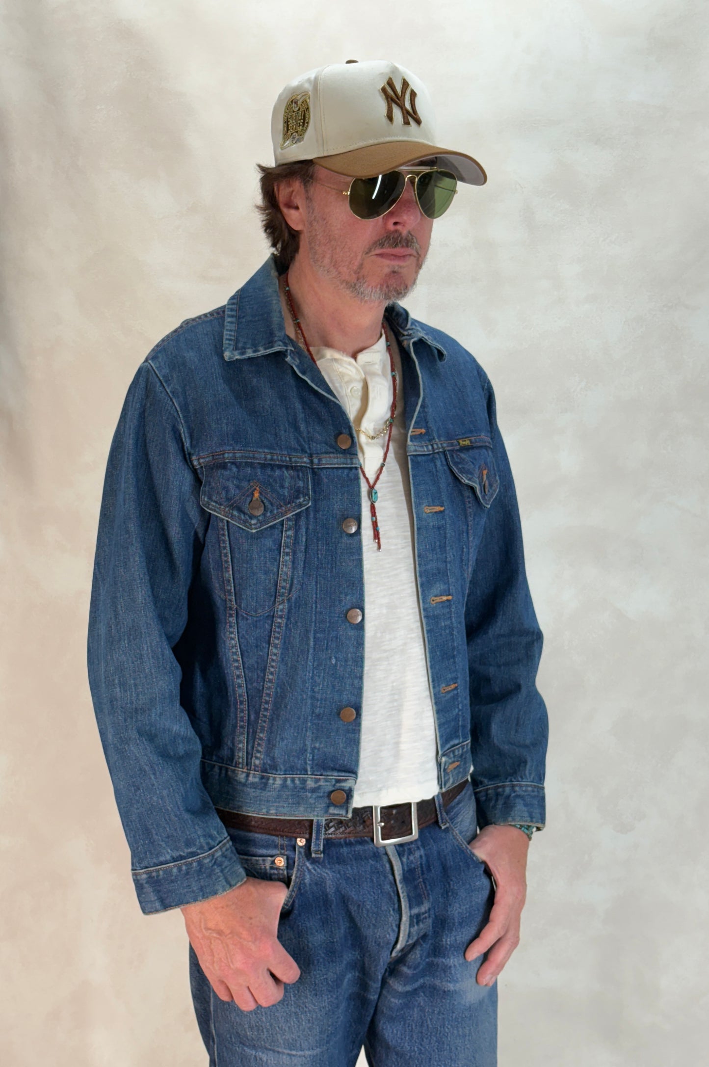 Size 38US / 48EU. Original 70s Wrangler denim jacket with painted back – Made in the USA