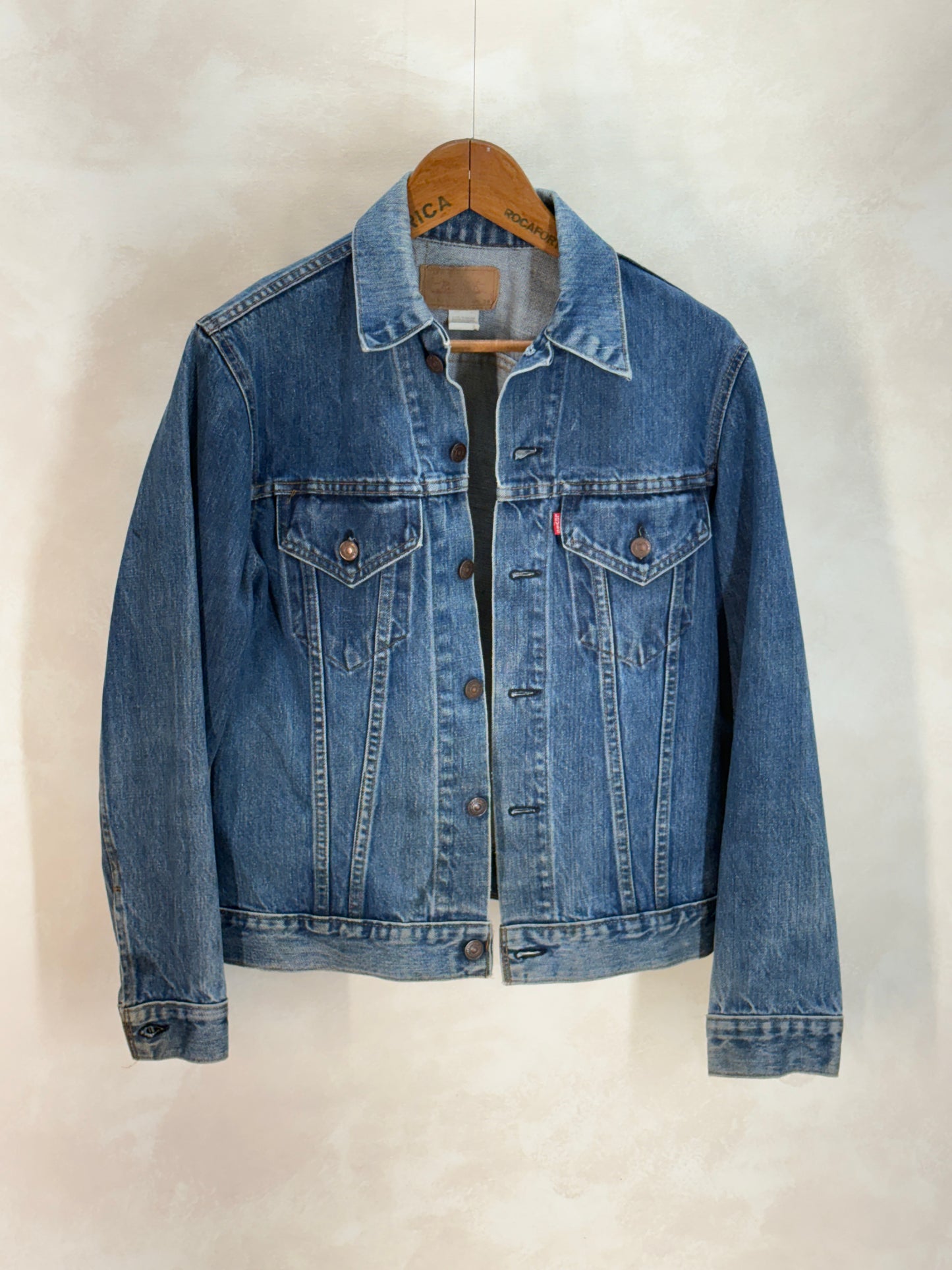 Size 38US / 48EU. Vintage 70/80s 70506 Levis 2 pocket jacket Made in USA