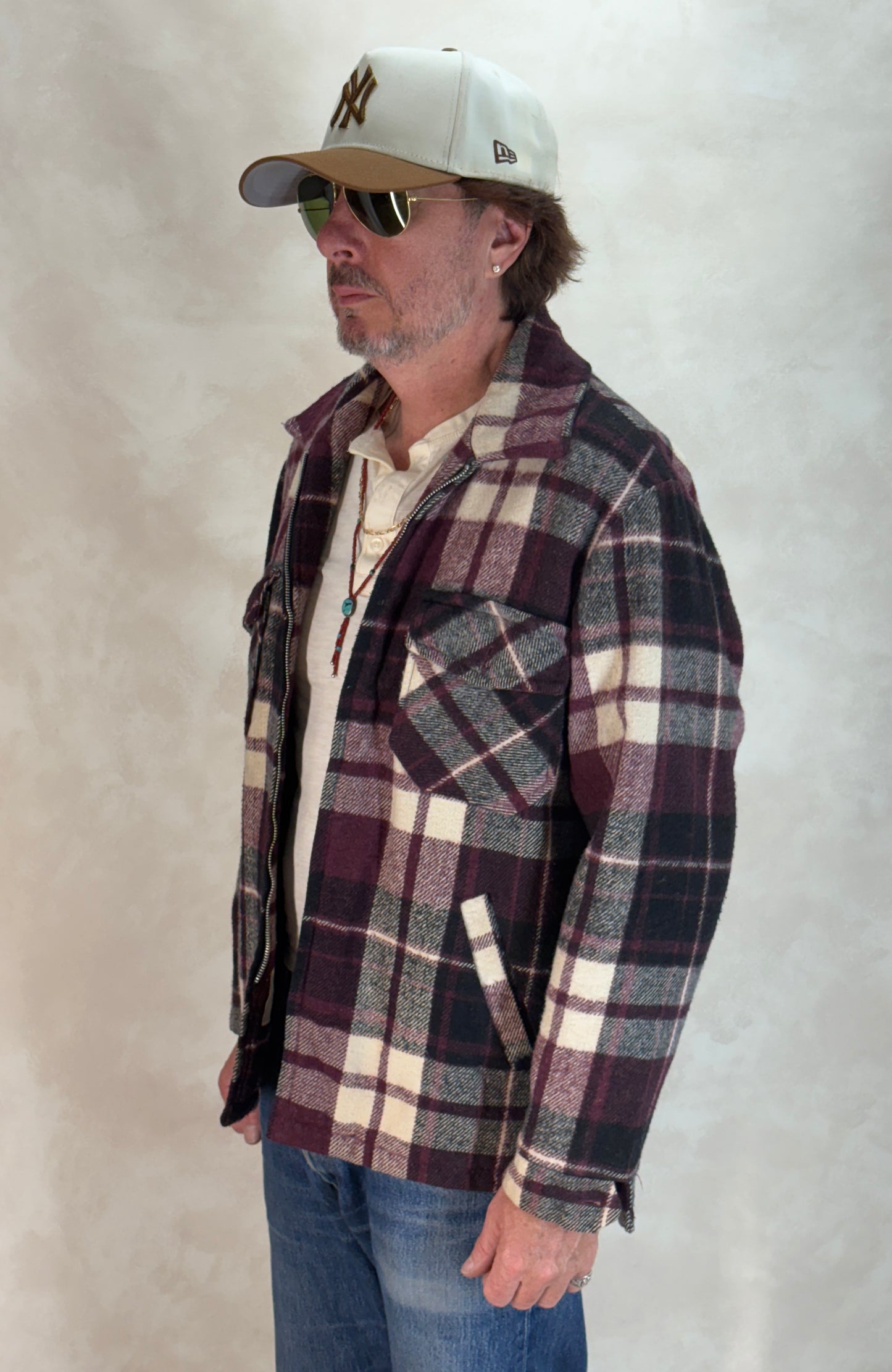 Size Large. 4 pockets 70s Plaid coat Made in USA ( broken zipper)