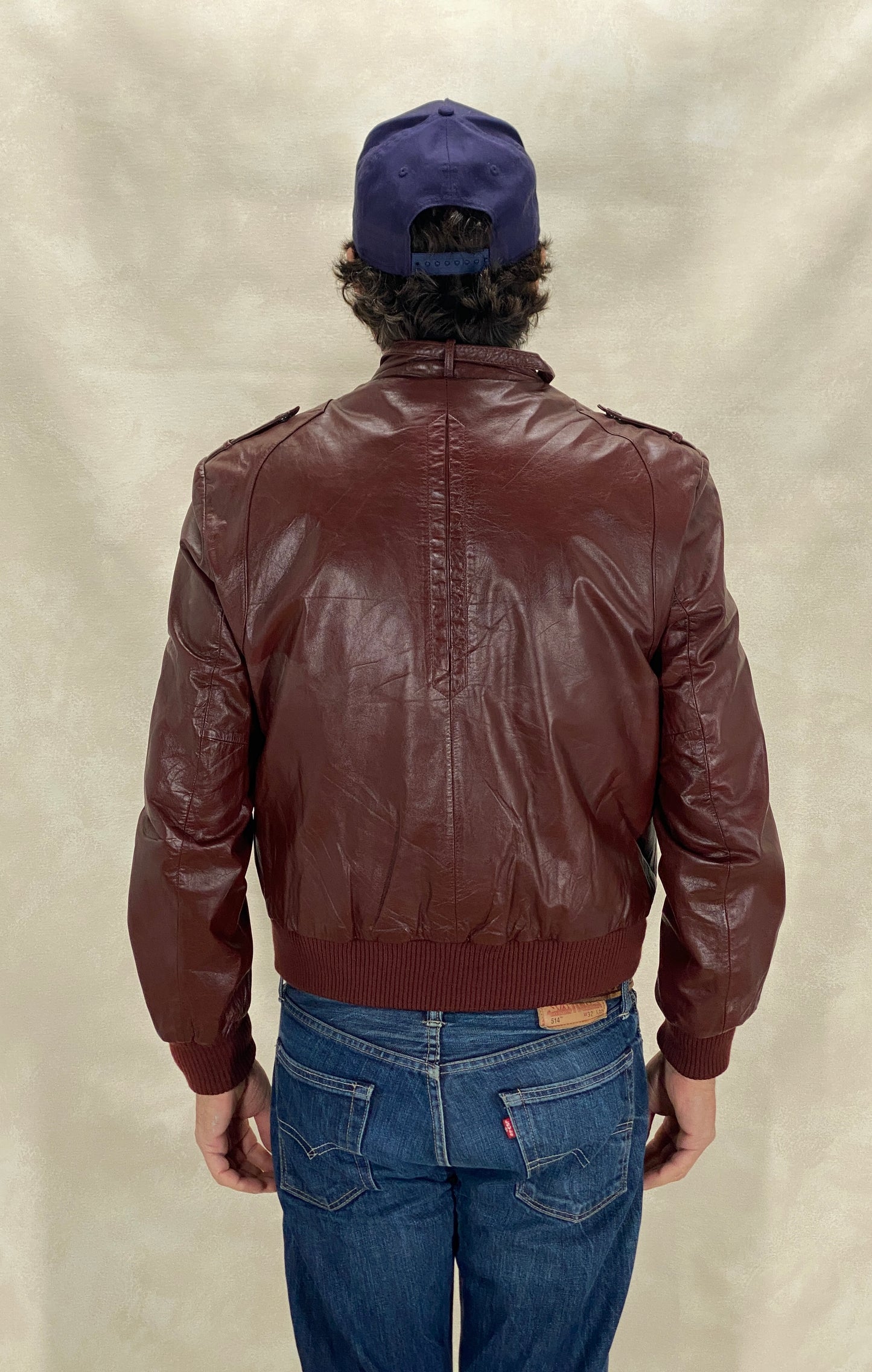 Size 42US / 52EU. Vintage leather jacket by Wilson