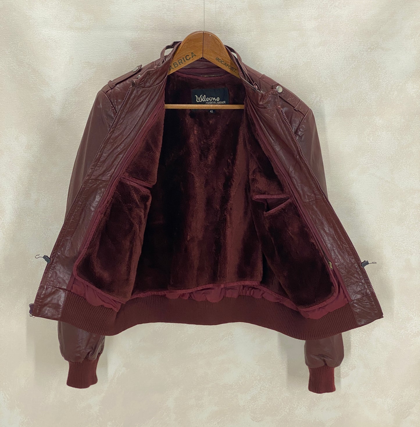 Size 42US / 52EU. Vintage leather jacket by Wilson