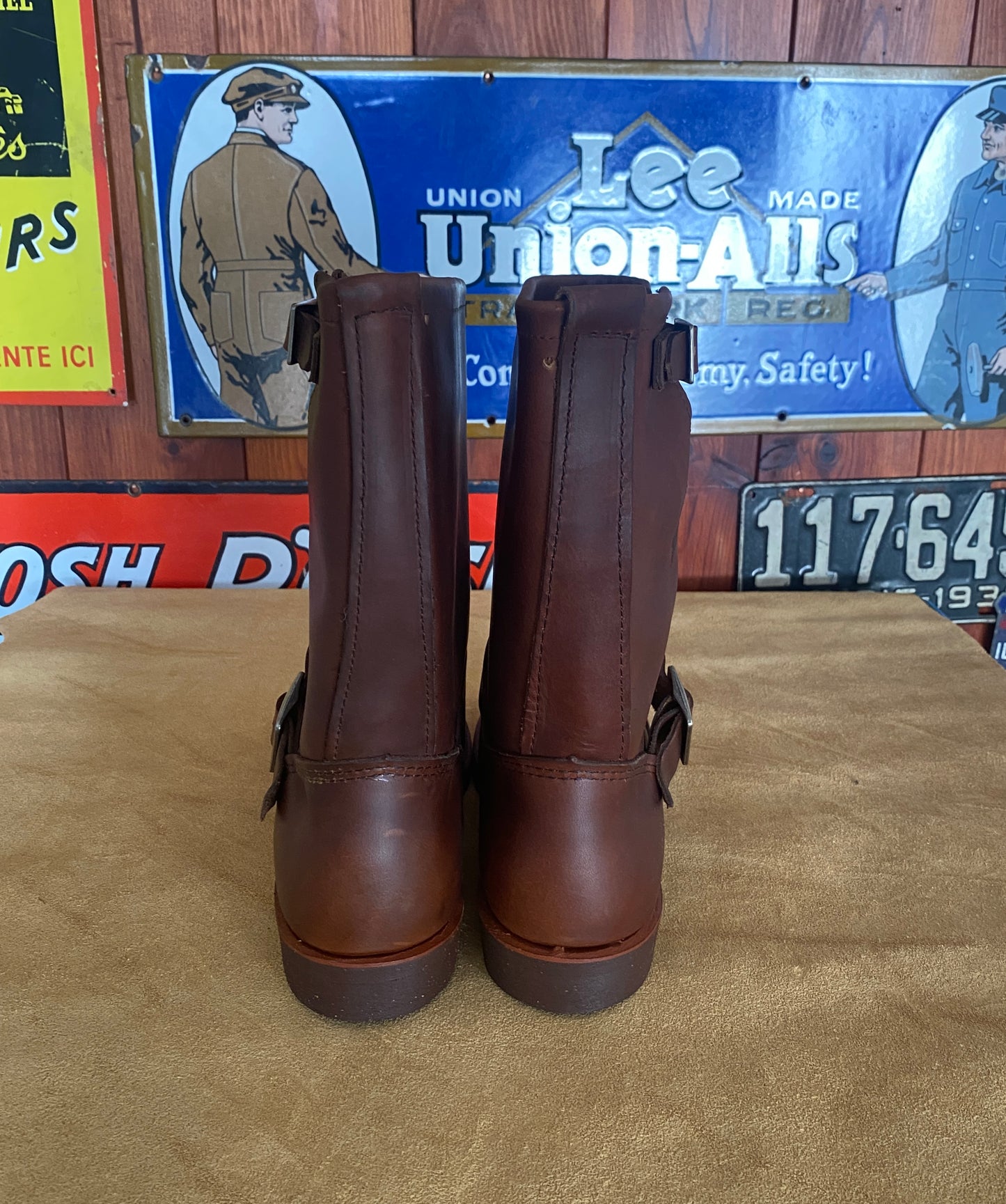 Size 9.5D (42.5 EU ) Red Wing 2991 Engineers Boots Made In USA ( Second )
