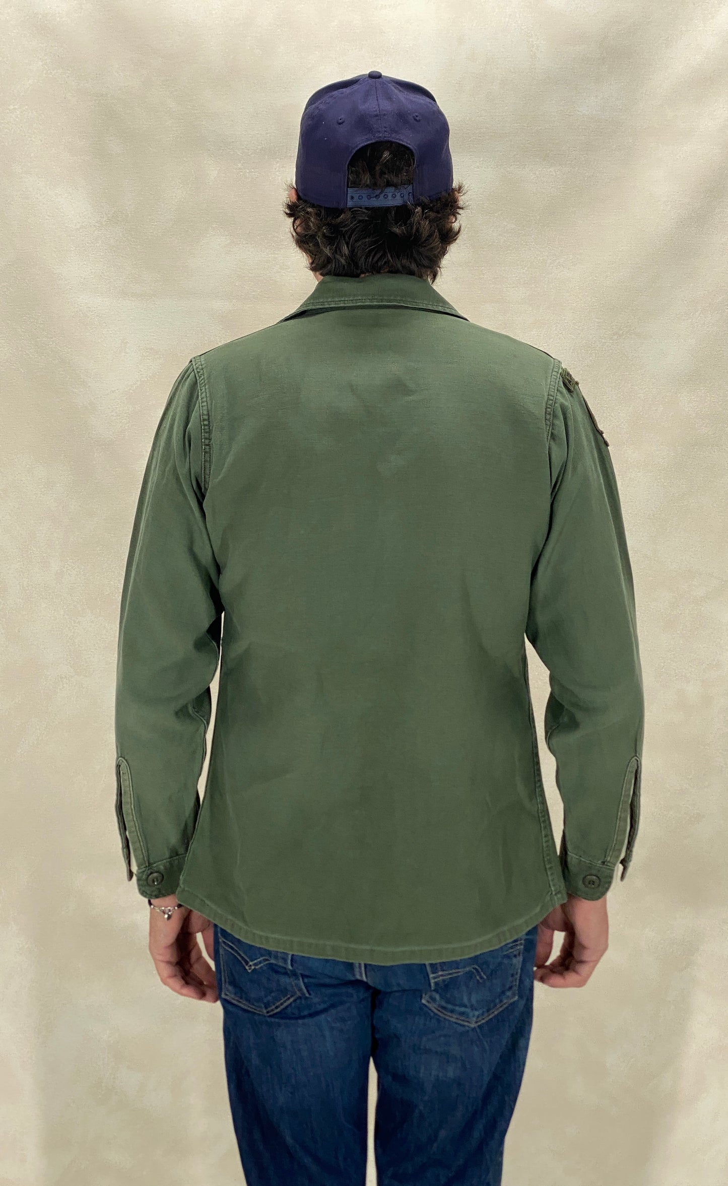 Small. Authentic Vintage US Army Vietnam war era 1967 OG 107 type 1 fatigue shirt