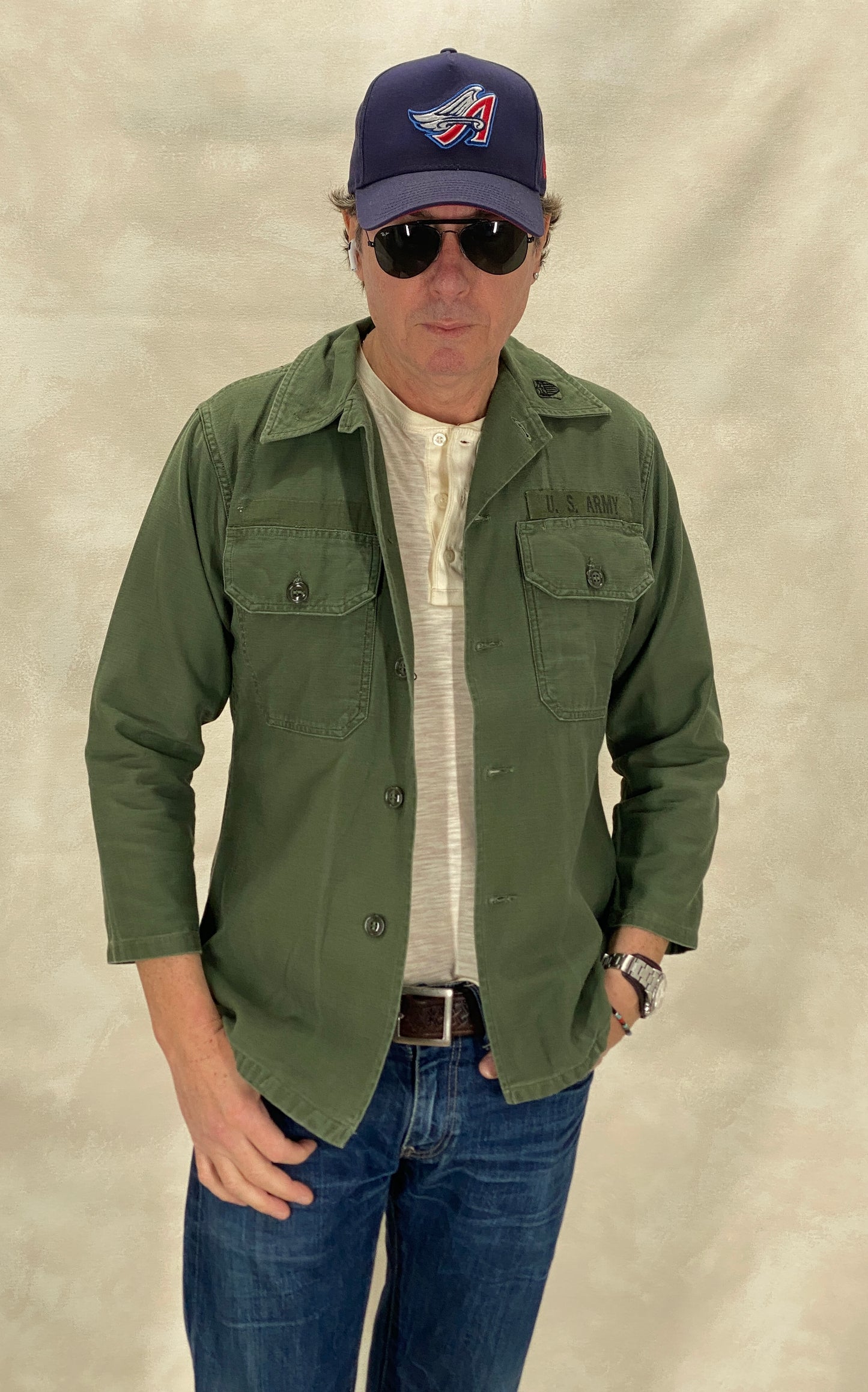 Size Small. Authentic US Army 1965 Vietnam era vintage OG-107 fatigue shirt