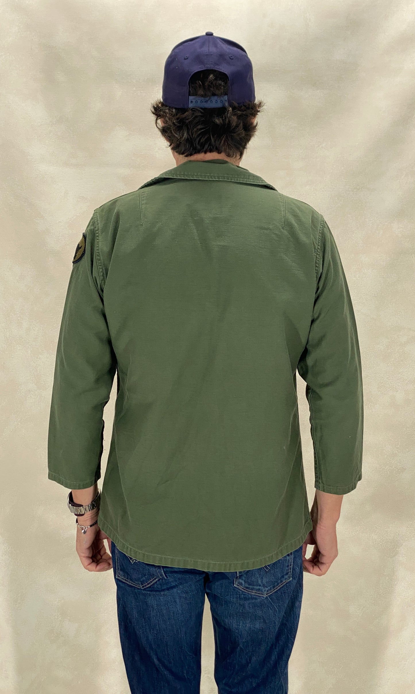 Size Small. Authentic US Army 1965 Vietnam era vintage OG-107 fatigue shirt
