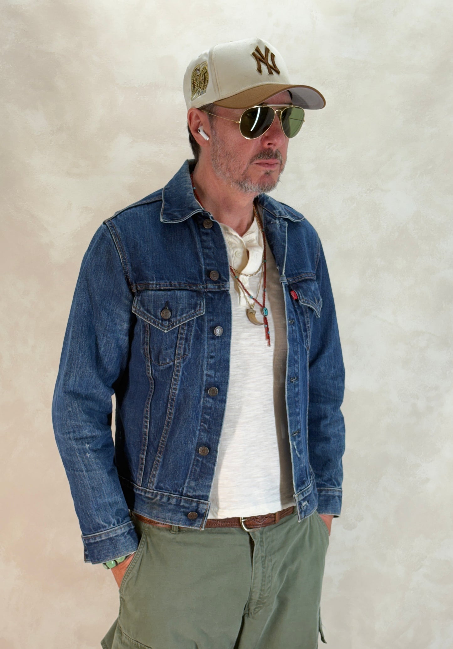 Size 36US / 46EU. Original 70s Levi’s Vintage Denim Jacket – 2 Front Pockets Made in USA