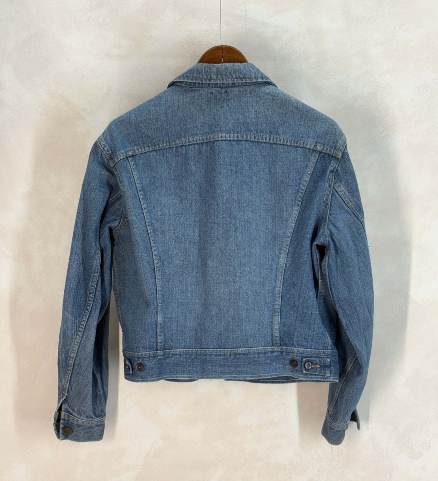 Size 40US / 50EU. Vintage 1980s Lee Denim Jacket – 2 Chest Pockets – Made in USA