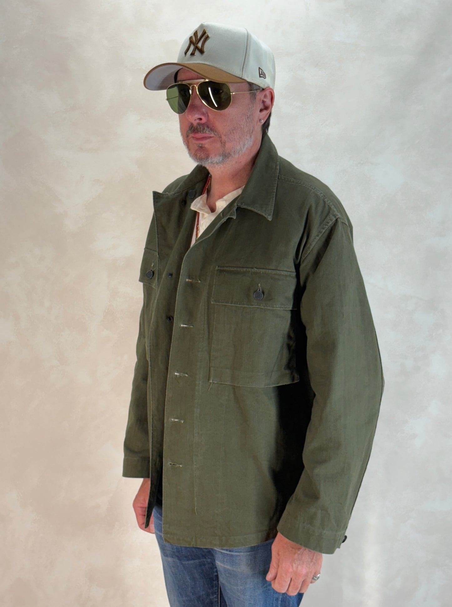 Size 38 Reg ( Med/ Large) Authentic WWII US Army HBT Shirt – M1942 – 13 Star Buttons – Gas Flap – WW2 Vintage