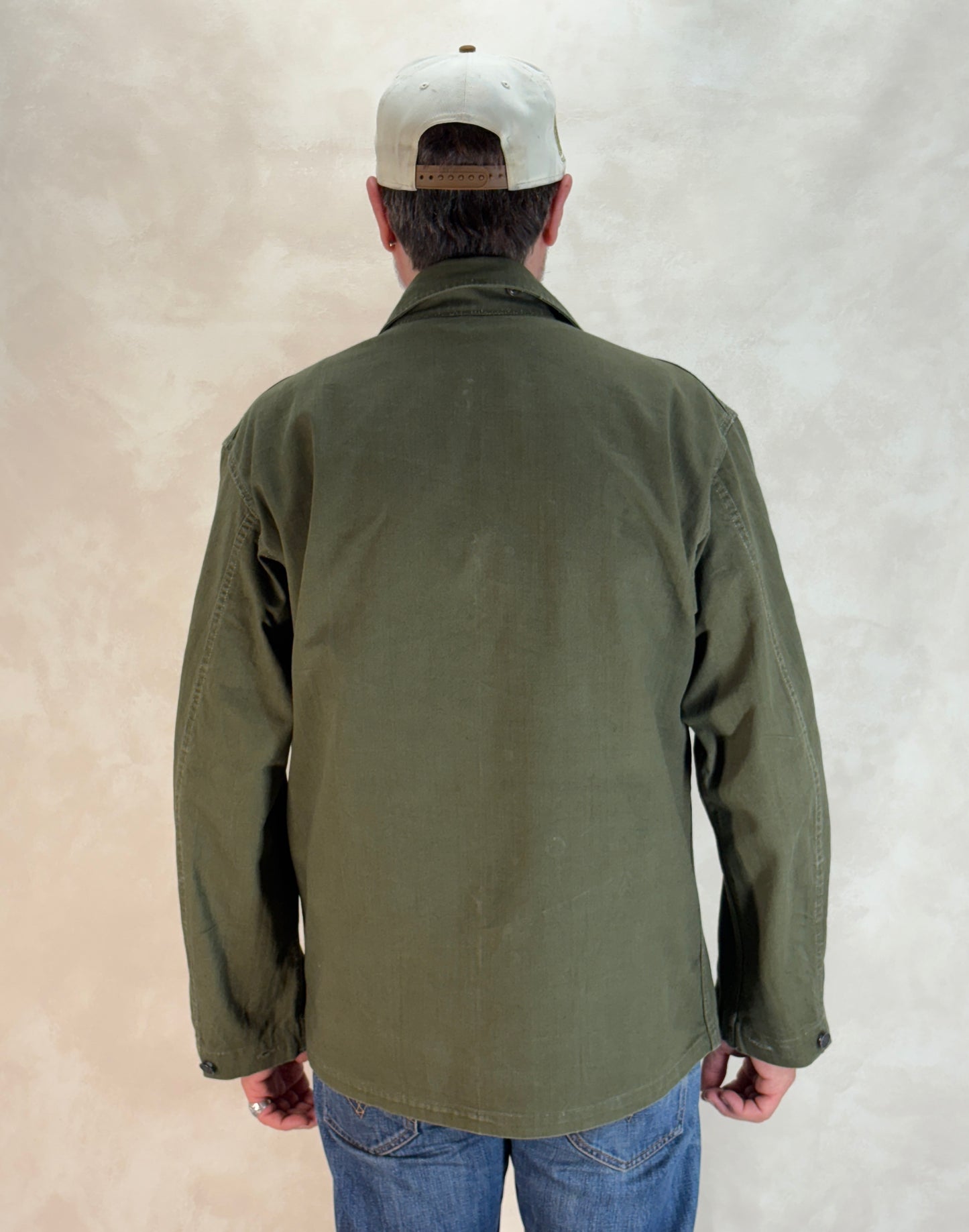 Size 38 Reg ( Med/ Large) Authentic WWII US Army HBT Shirt – M1942 – 13 Star Buttons – Gas Flap – WW2 Vintage