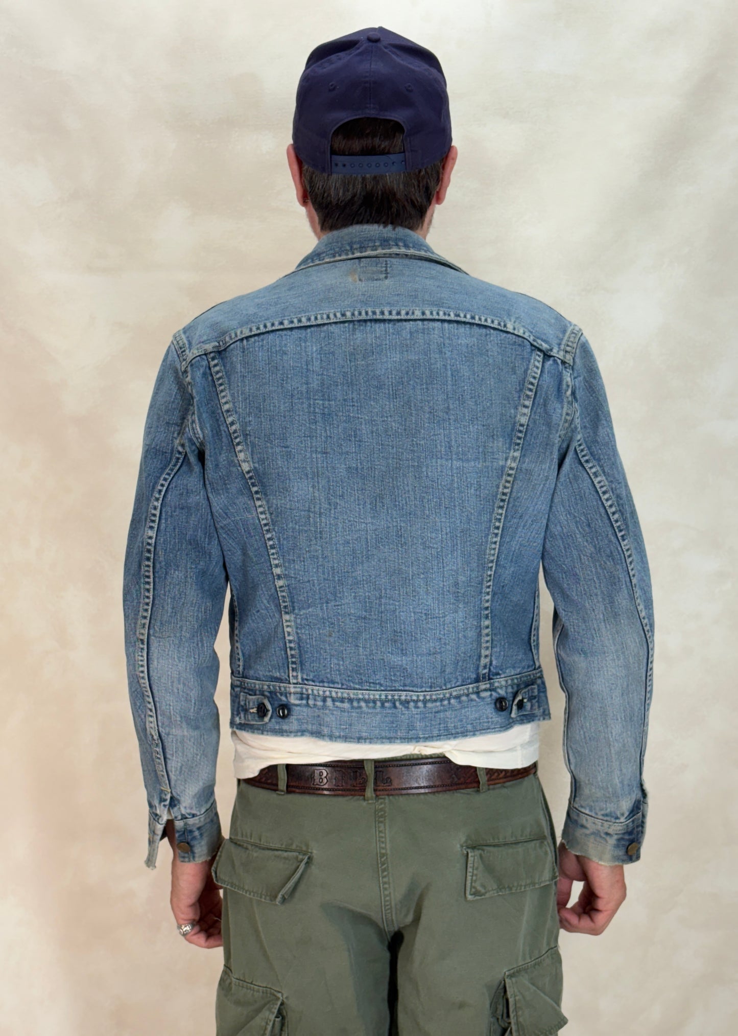 Size 36US / 46EU. Authentic 1970s Lee Union Made Denim Jacket – Made in USA – Two Chest Pockets