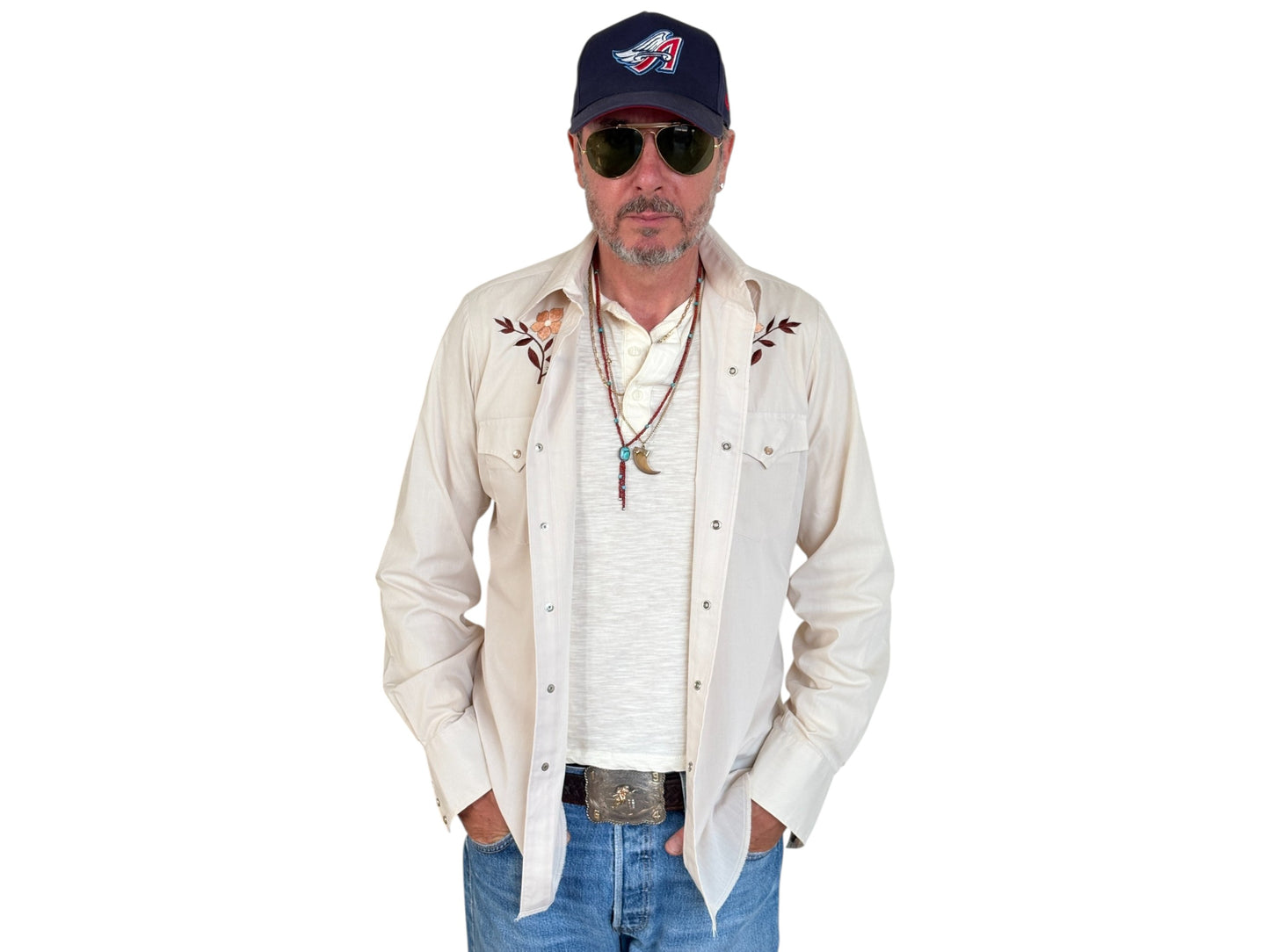 Size M. Authentic Vintage 70’s embroidered Western Shirt