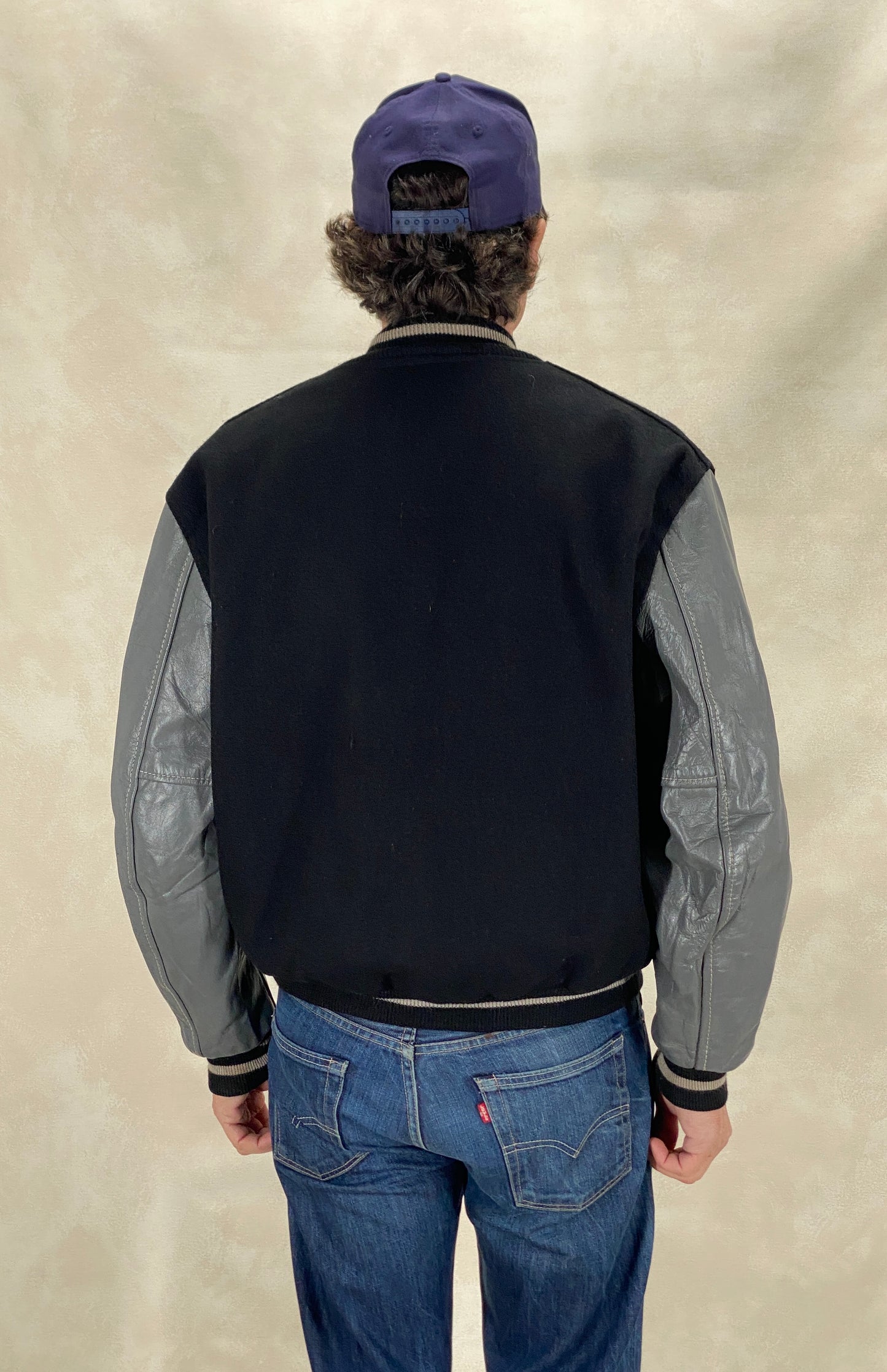 Large. Vintage 60s Varsity wool and leather jacket Made in USA