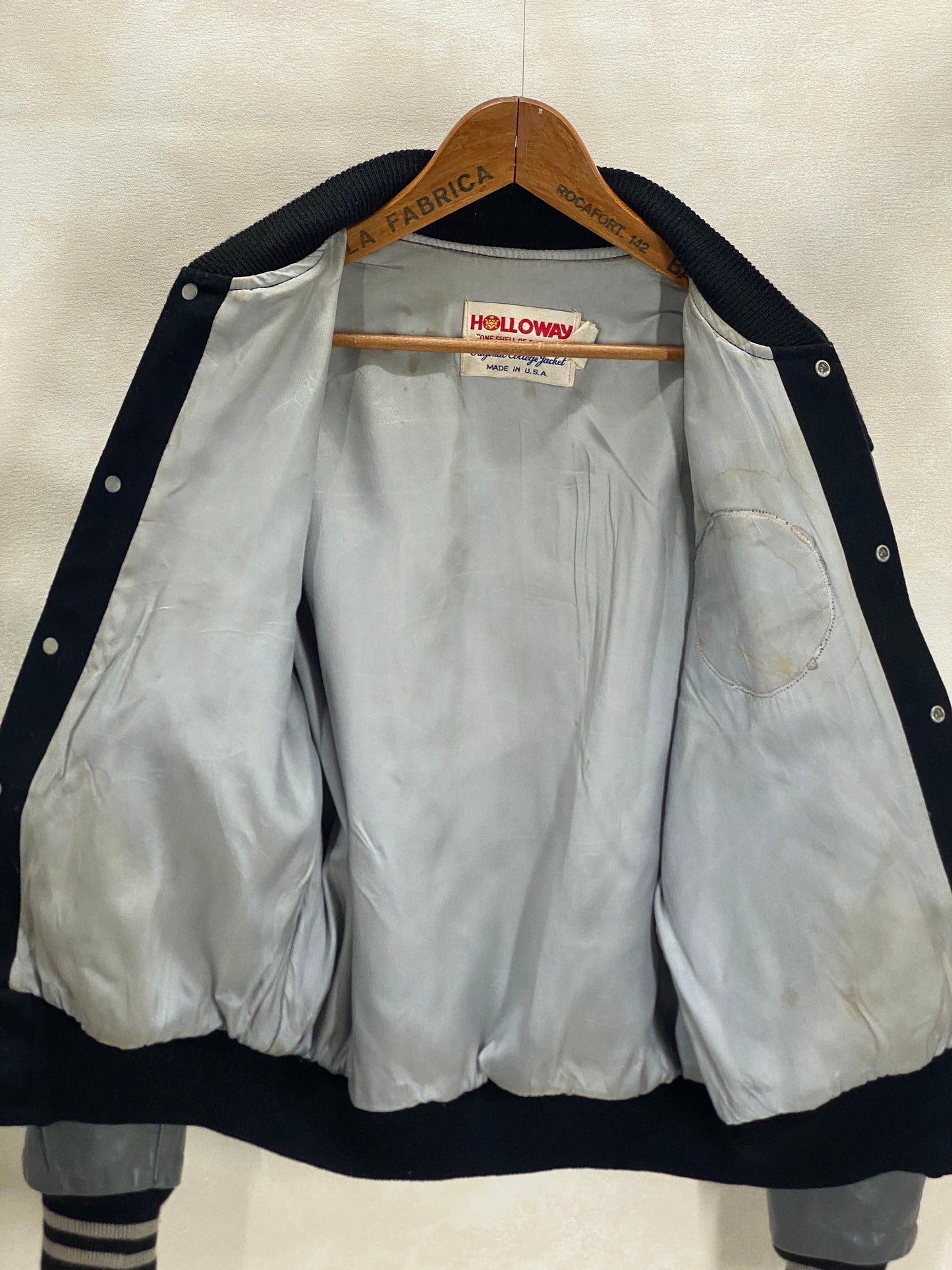Large. Vintage 60s Varsity wool and leather jacket Made in USA