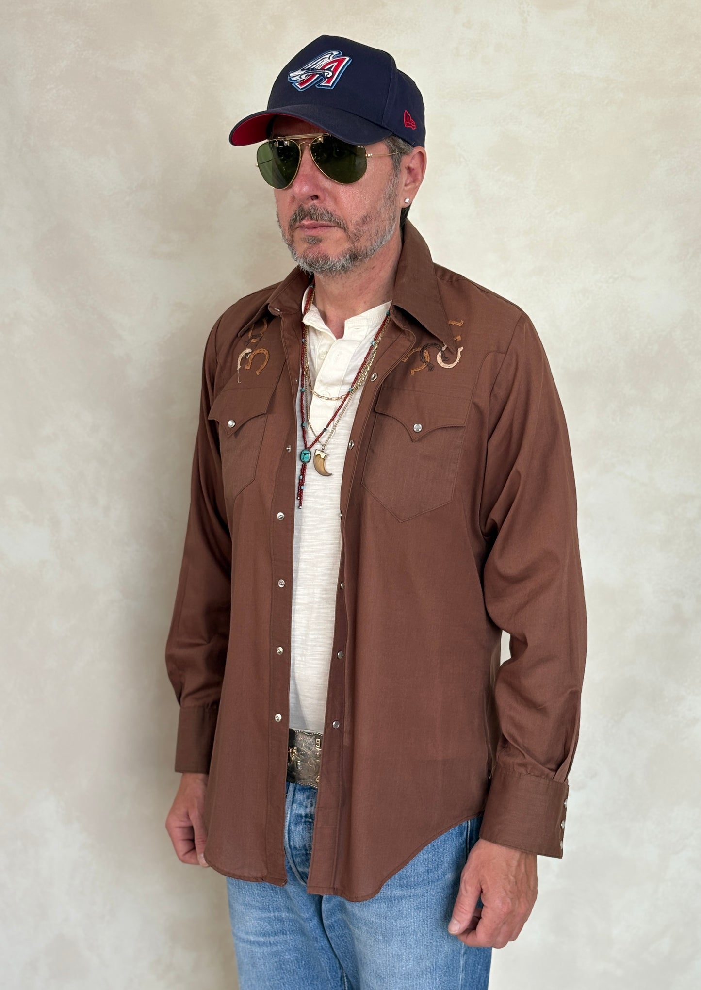Size M. Authentic Vintage 70’s embroidered Western Shirt —