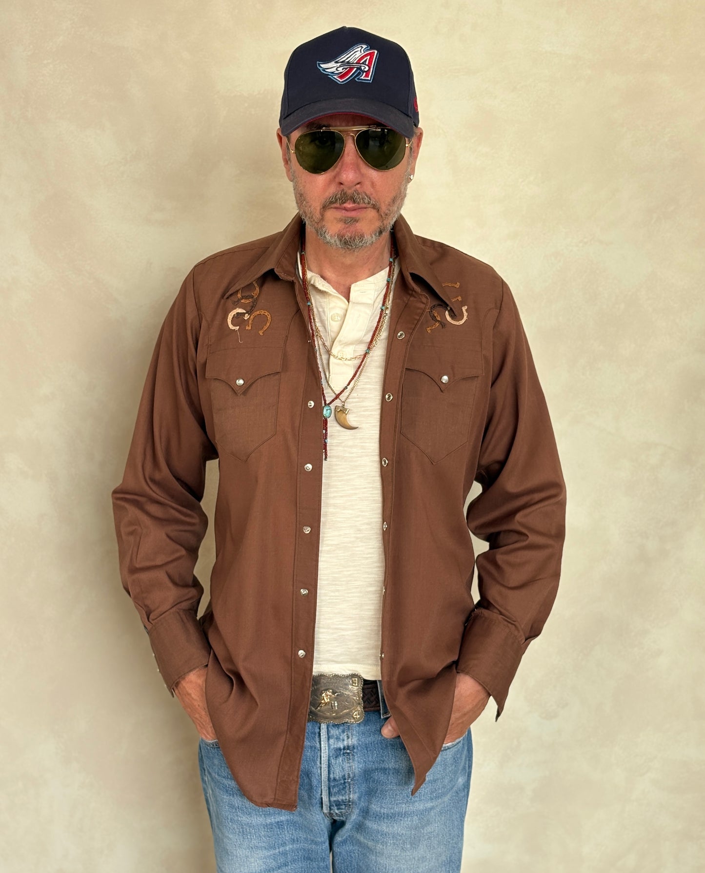 Size M. Authentic Vintage 70’s embroidered Western Shirt —