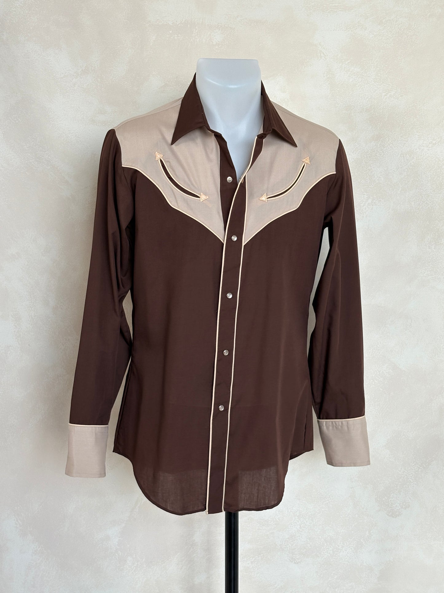 Size M. Authentic Vintage 80’s Levis Western Shirt
