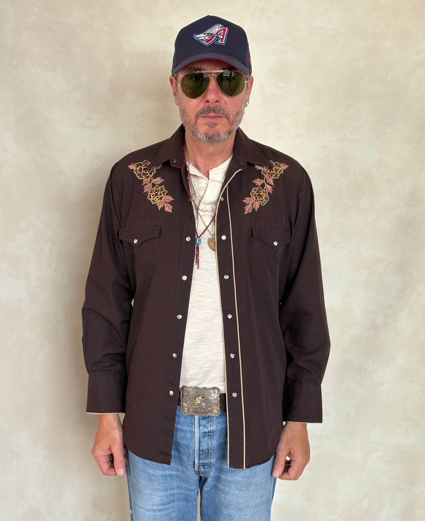 Size M. Authentic Vintage 70’s embroidered Western Shirt