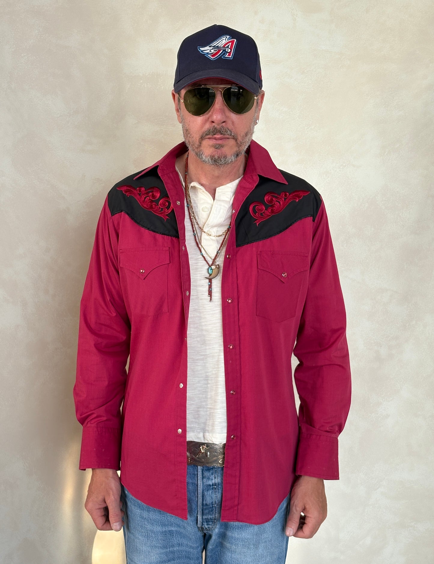 Size M. Authentic 70’s embroidered shirt Western Shirt