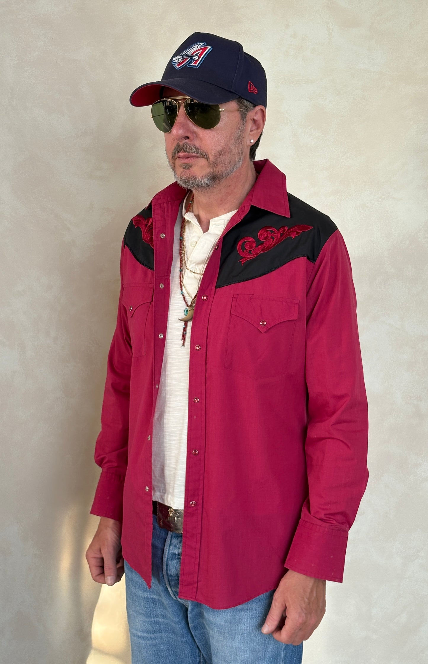 Size M. Authentic 70’s embroidered shirt Western Shirt