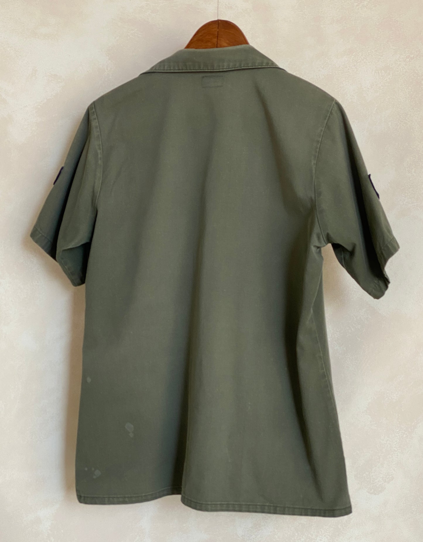 Medium Authentic Vintage 1977 US Army OG 507 Fatigue Shirt | Classic Military Style | USA Vintage BCN