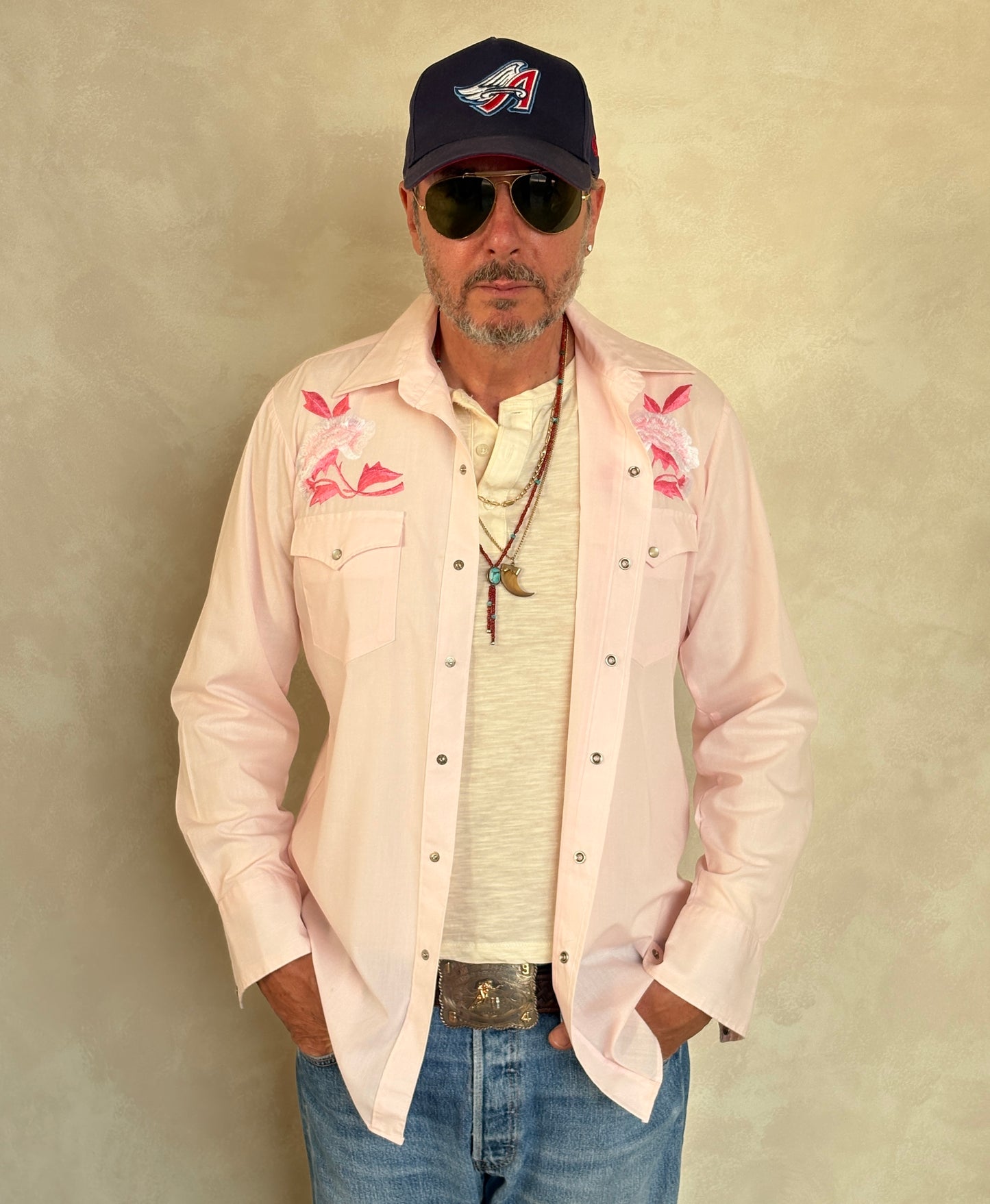Size M. Authentic 70’s embroidered shirt Western Shirt