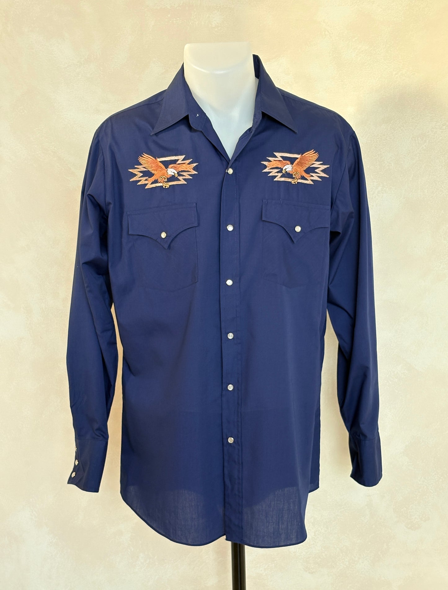 Size M. Authentic Vintage 80’s embroidered Western Shirt