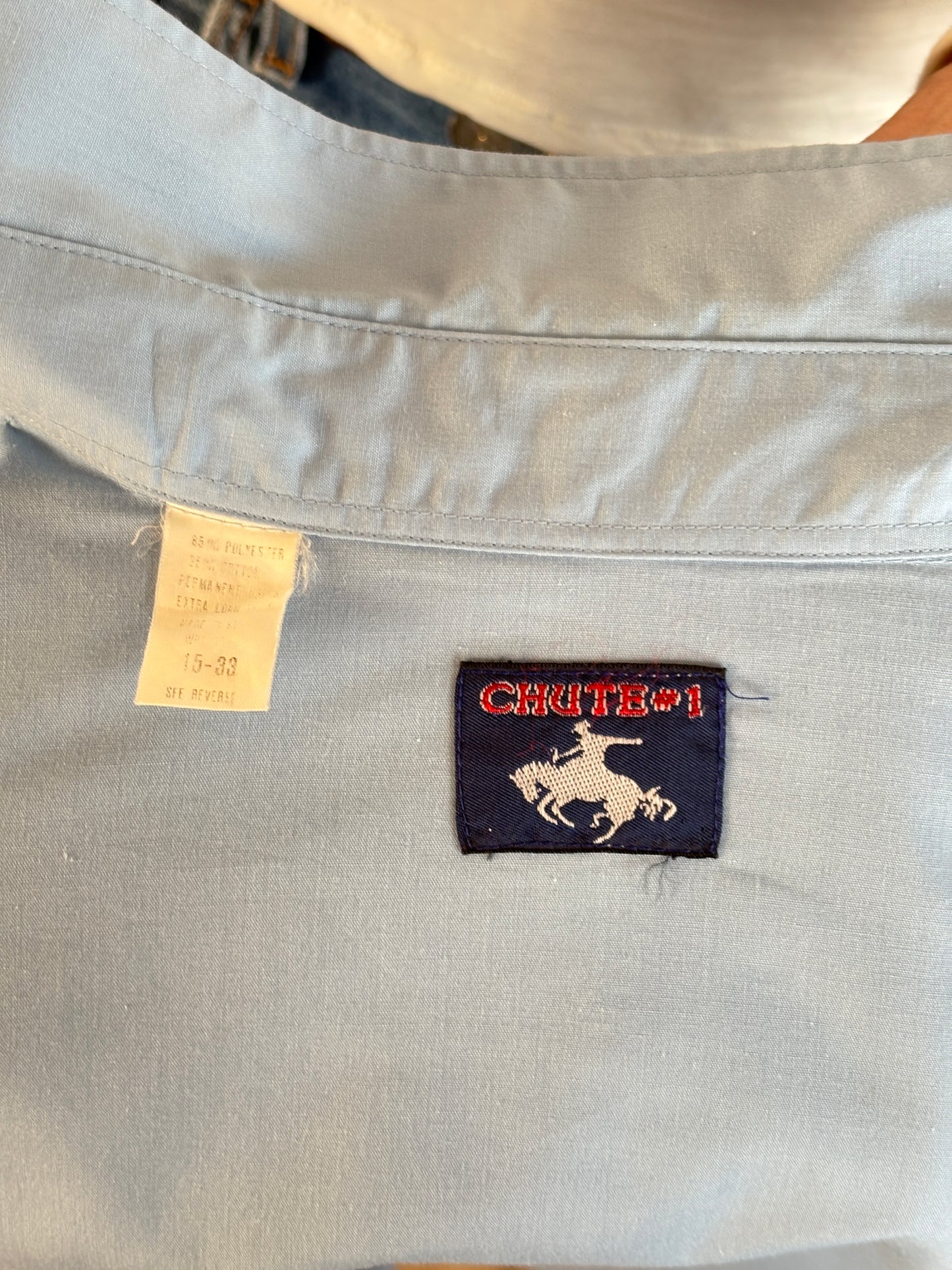 Size M. Authentic 70’s embroidered Western Shirt
