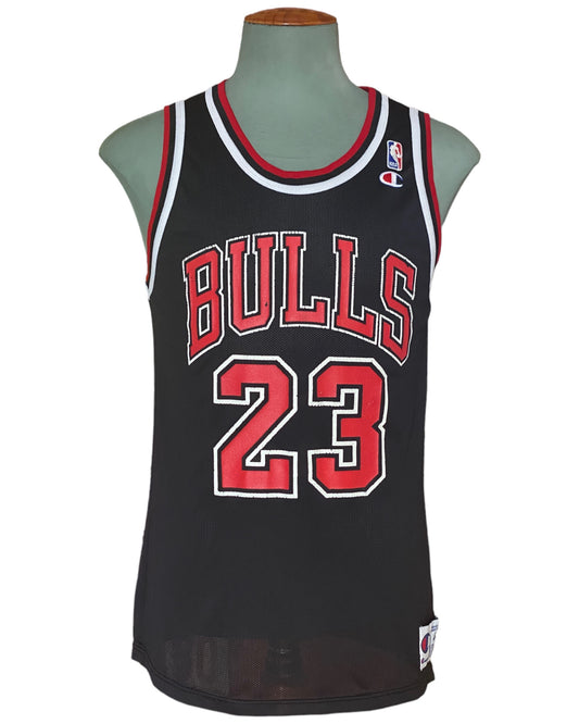 Vintage 90s Chicago Bulls NBA Jersey - Size 44, Jordan #23, Made in USA by Champion | USA Vintage BCN