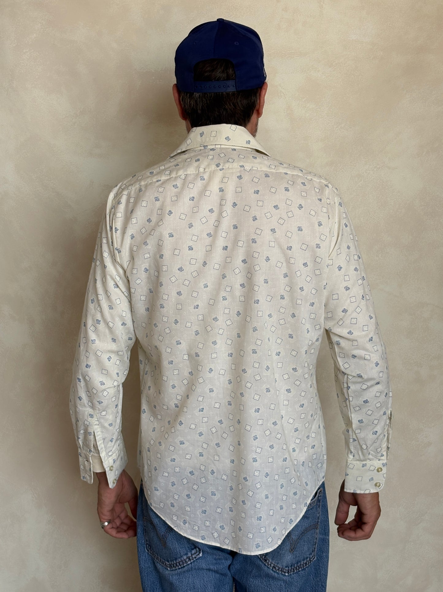 Size M. Vintage 70’s Shirt — Long Sleeve — Graphic Print — Retro Summer Festival Shirt