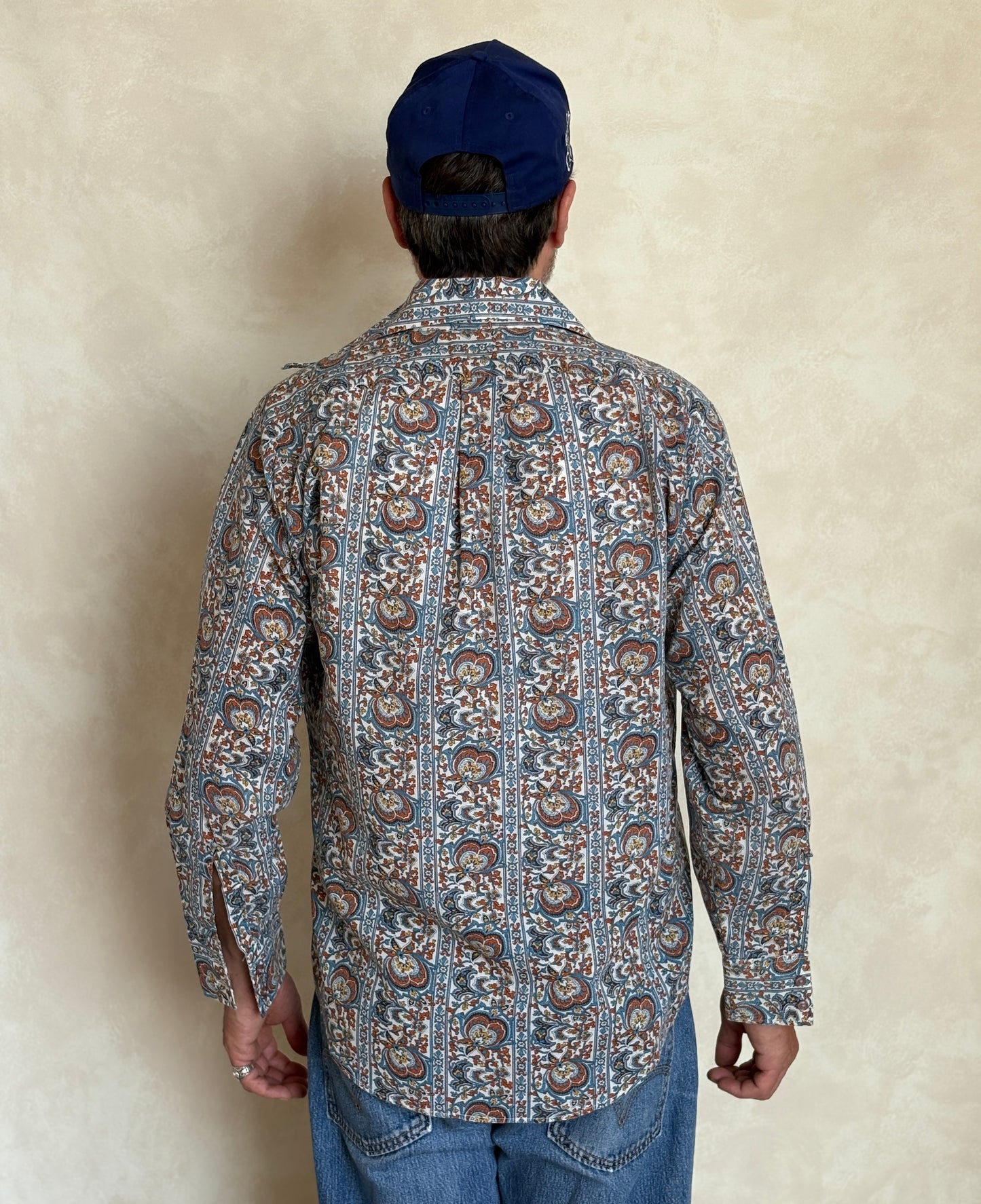 Size M. Vintage 70’s Long Sleeve Paisley Shirt — Bold Boho Retro Festival Shirt
