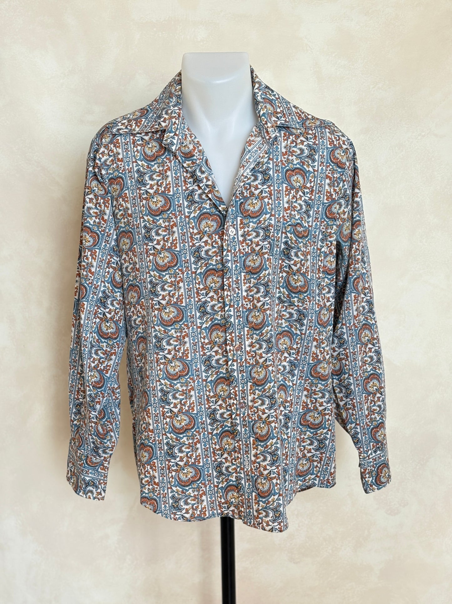 Size M. Vintage 70’s Long Sleeve Paisley Shirt — Bold Boho Retro Festival Shirt