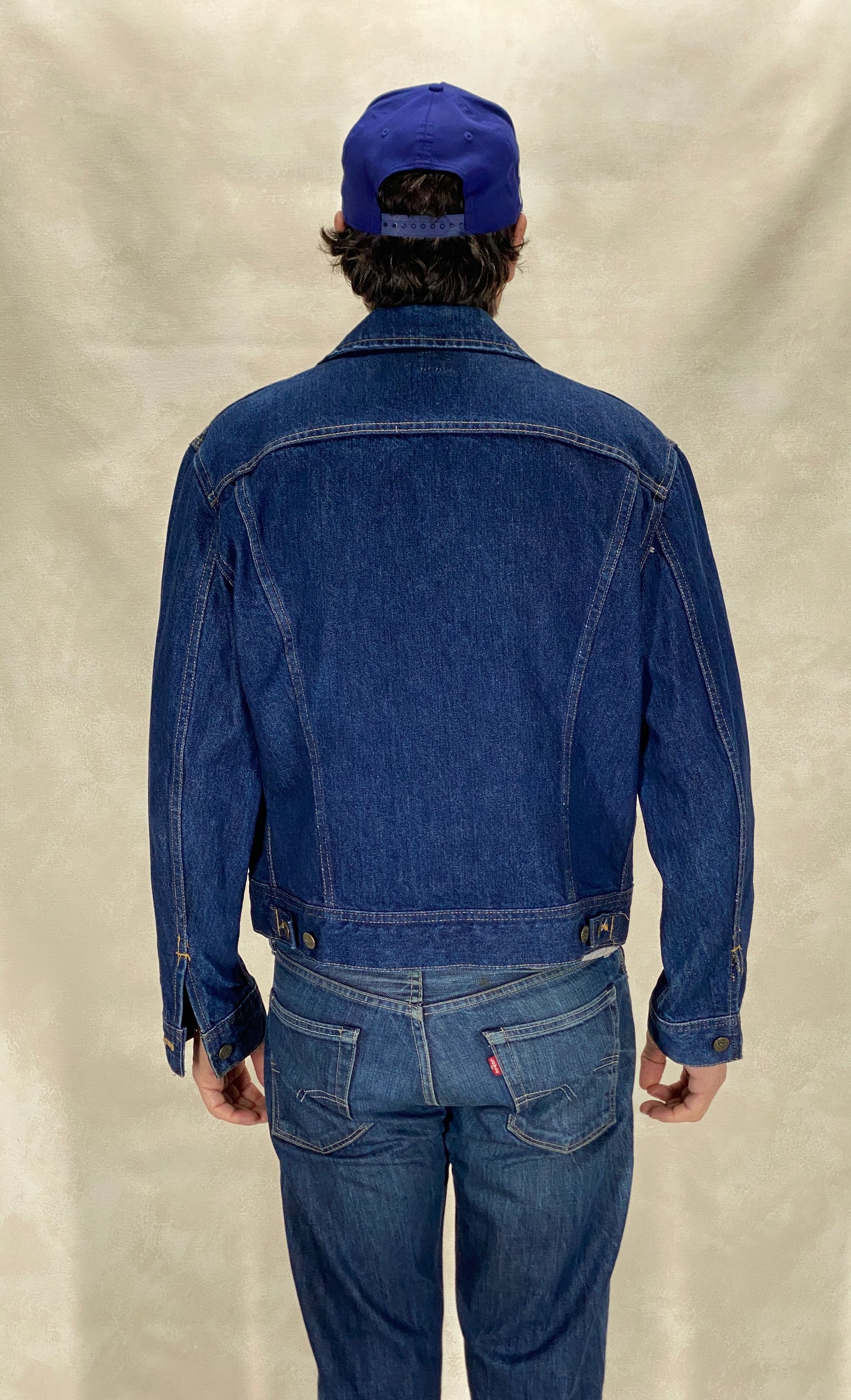 Size 42 US / 52 EU . Vintage Lee 2 pockets jacket Made in Canada.