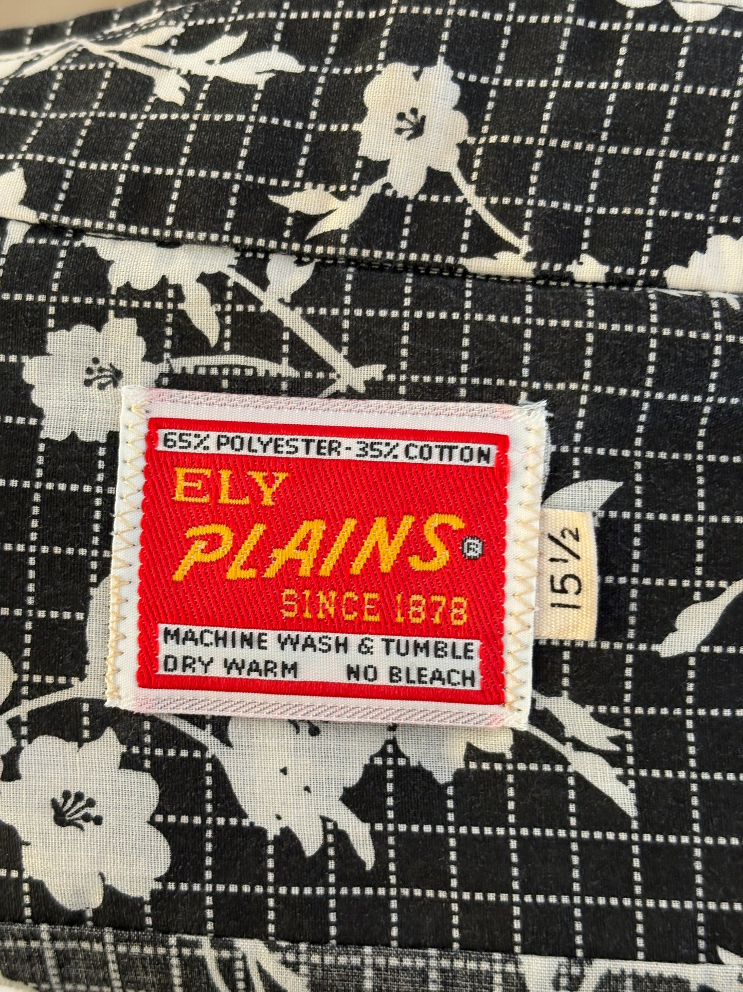 Size M. Authentic 70’s Ely Plain Western Shirt — Vintage Print