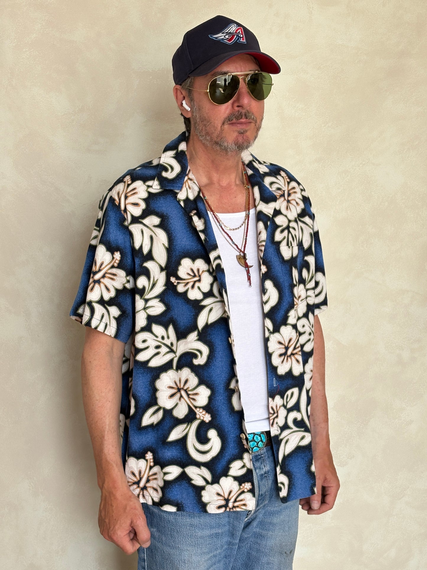 Size Youth XL . Vintage 80s Hawaiian cotton shirt made by RJC