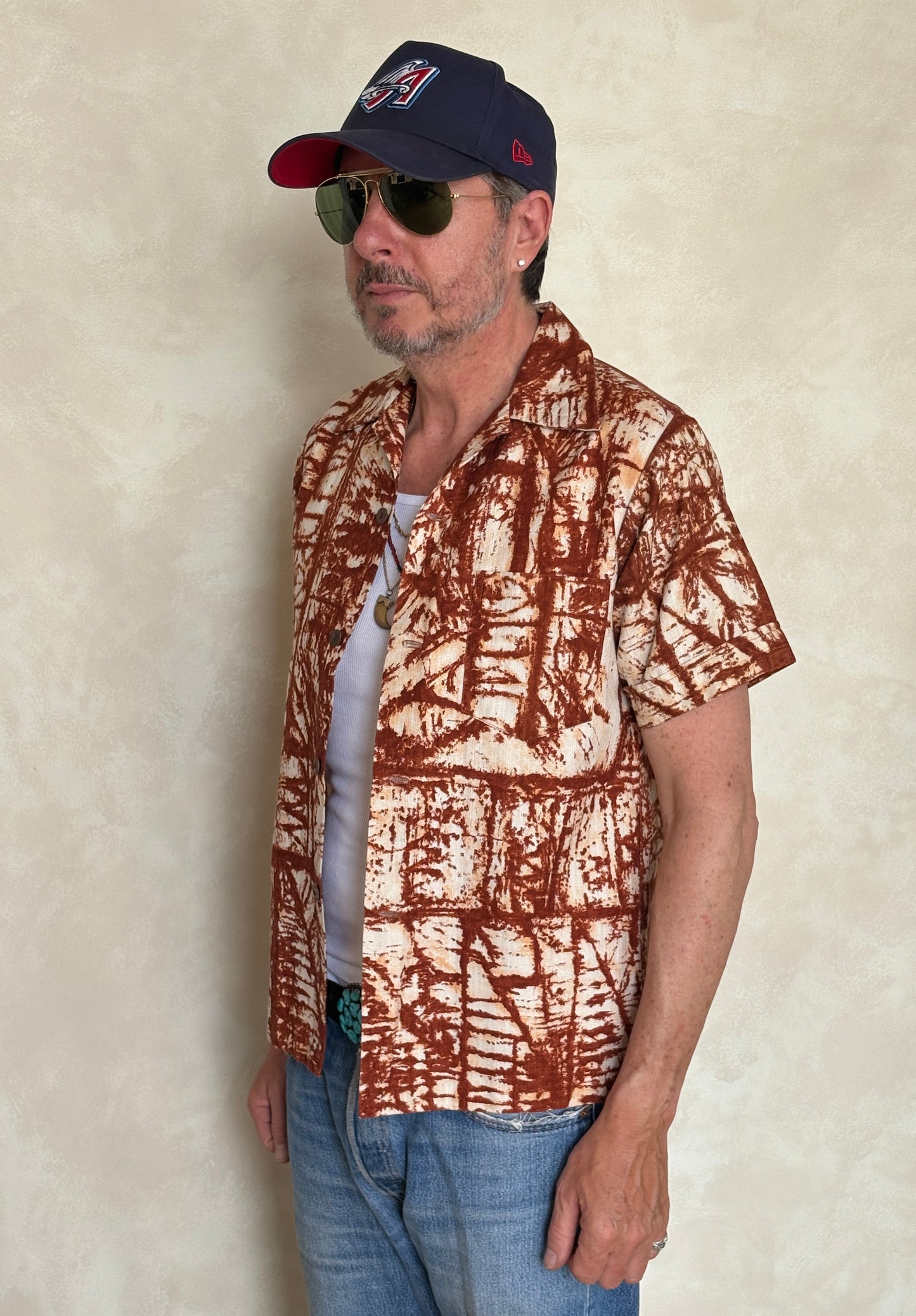 Small. Vintage 70s Hawaiian Barkcloth cotton shirt