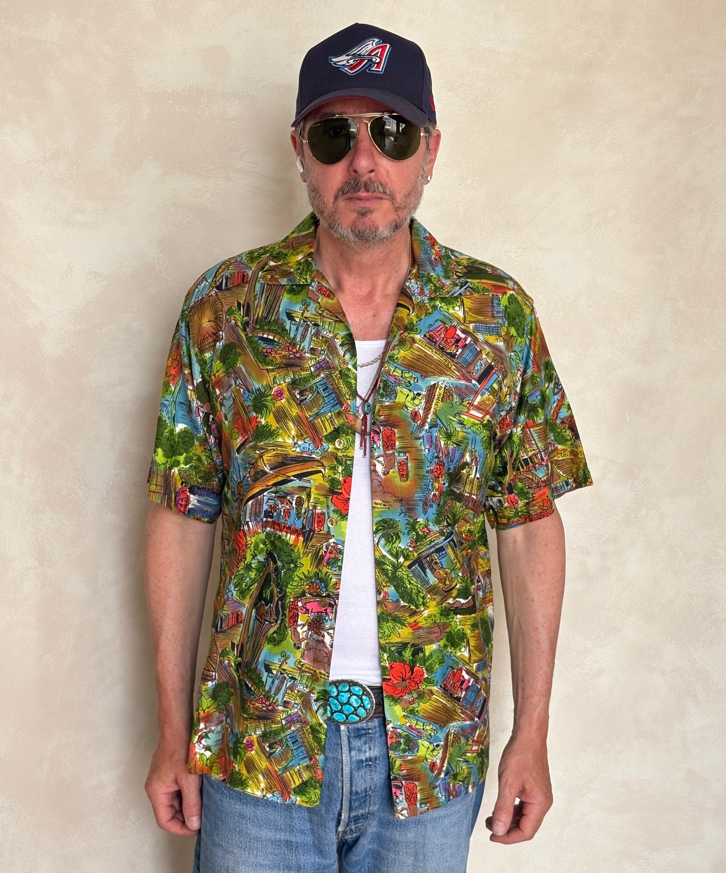 Large. Vintage 70s Hawaiian satin cotton shirt