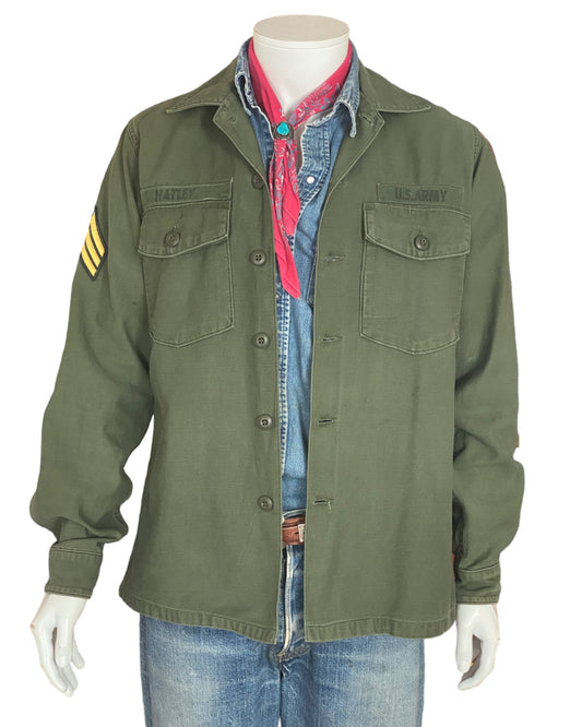 Med . Authentic 1966 Vintage US Army Vietnam war era OG 107 fatigue shirt