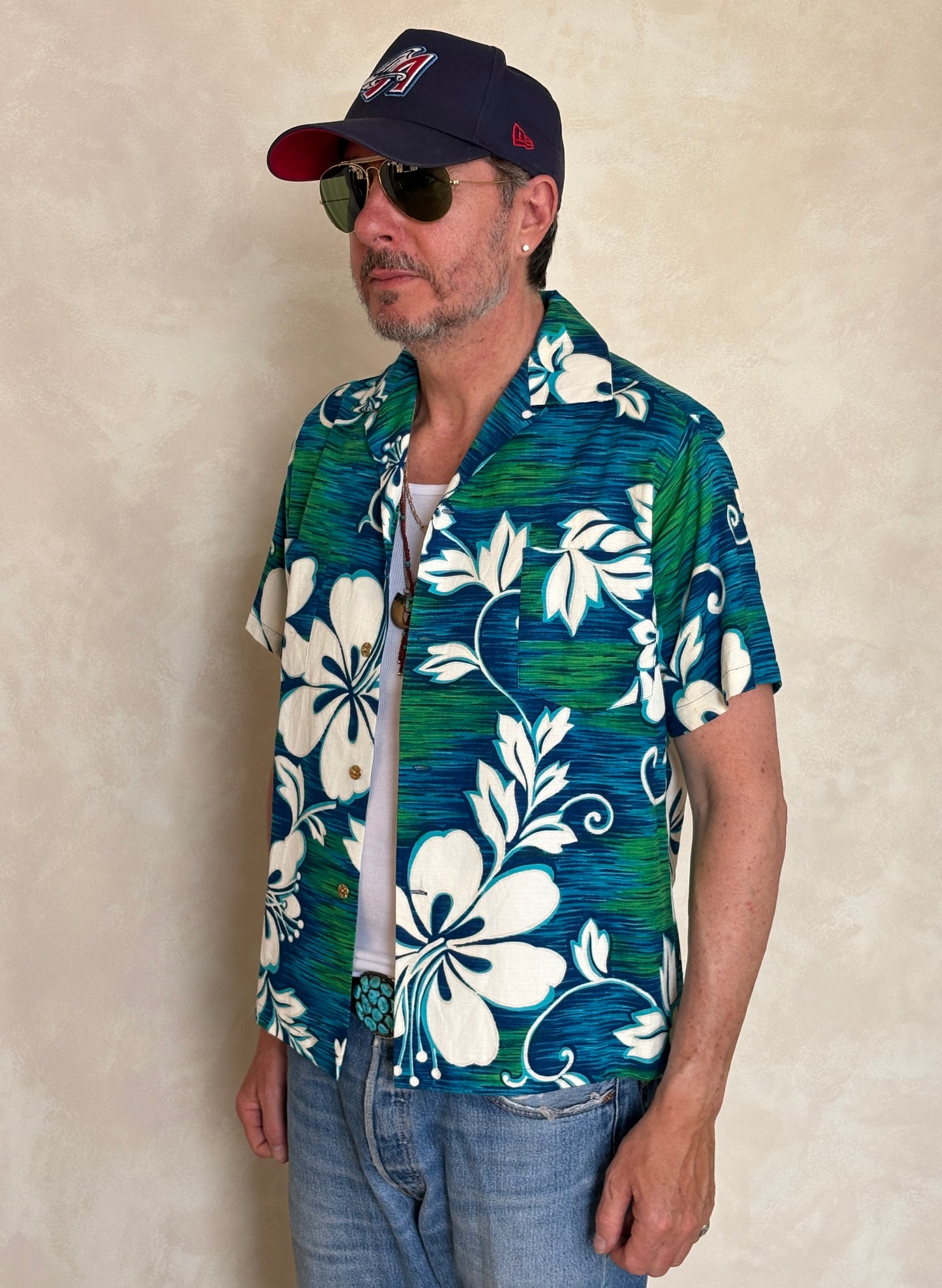 Size S. Vintage 60s Hawaiian cotton shirt made In Japan