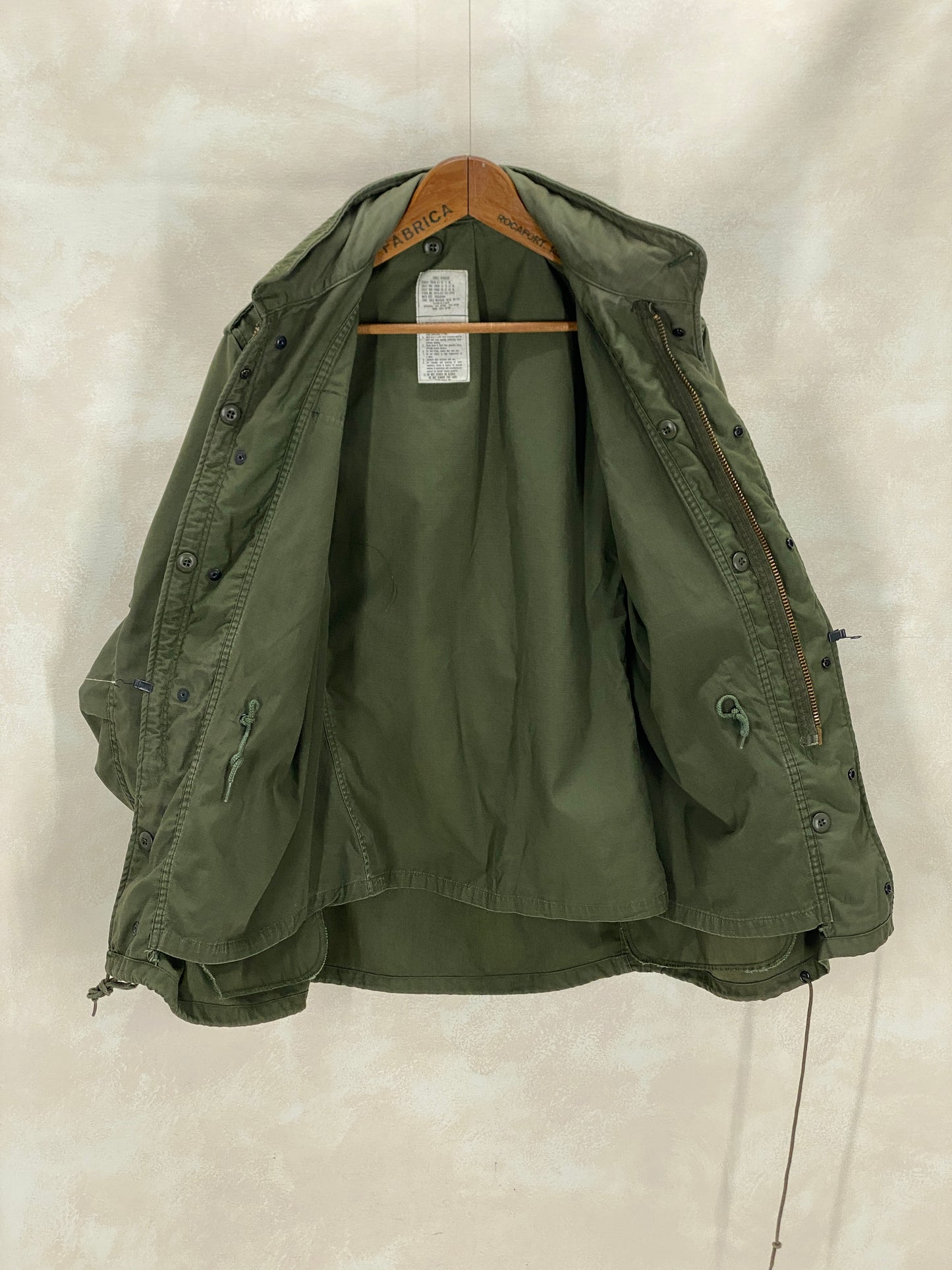 Small Reg. Authentic 1982 US Army Vintage M-65 field jacket