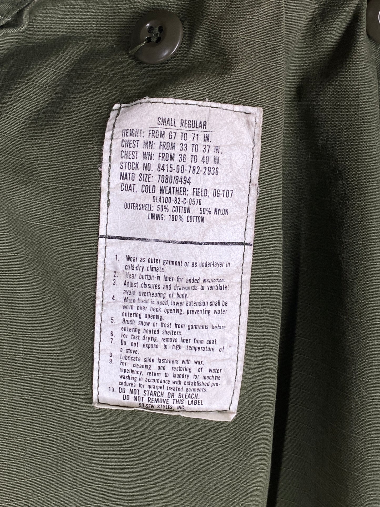 Small Reg. Authentic 1982 US Army Vintage M-65 field jacket
