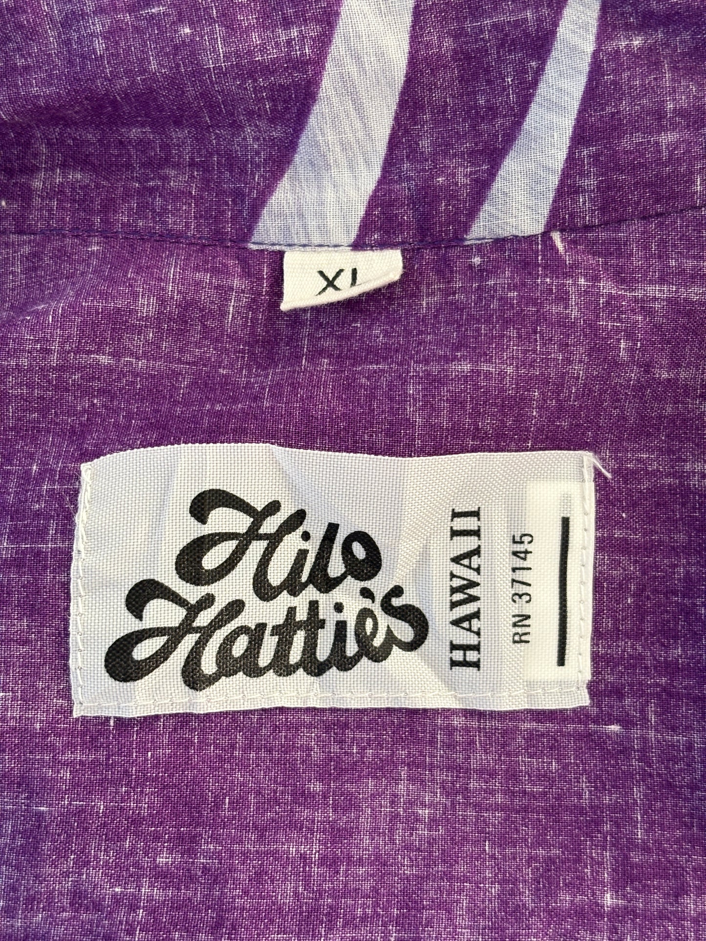 Small. Vintage 80s Hawaiian cotton shirt